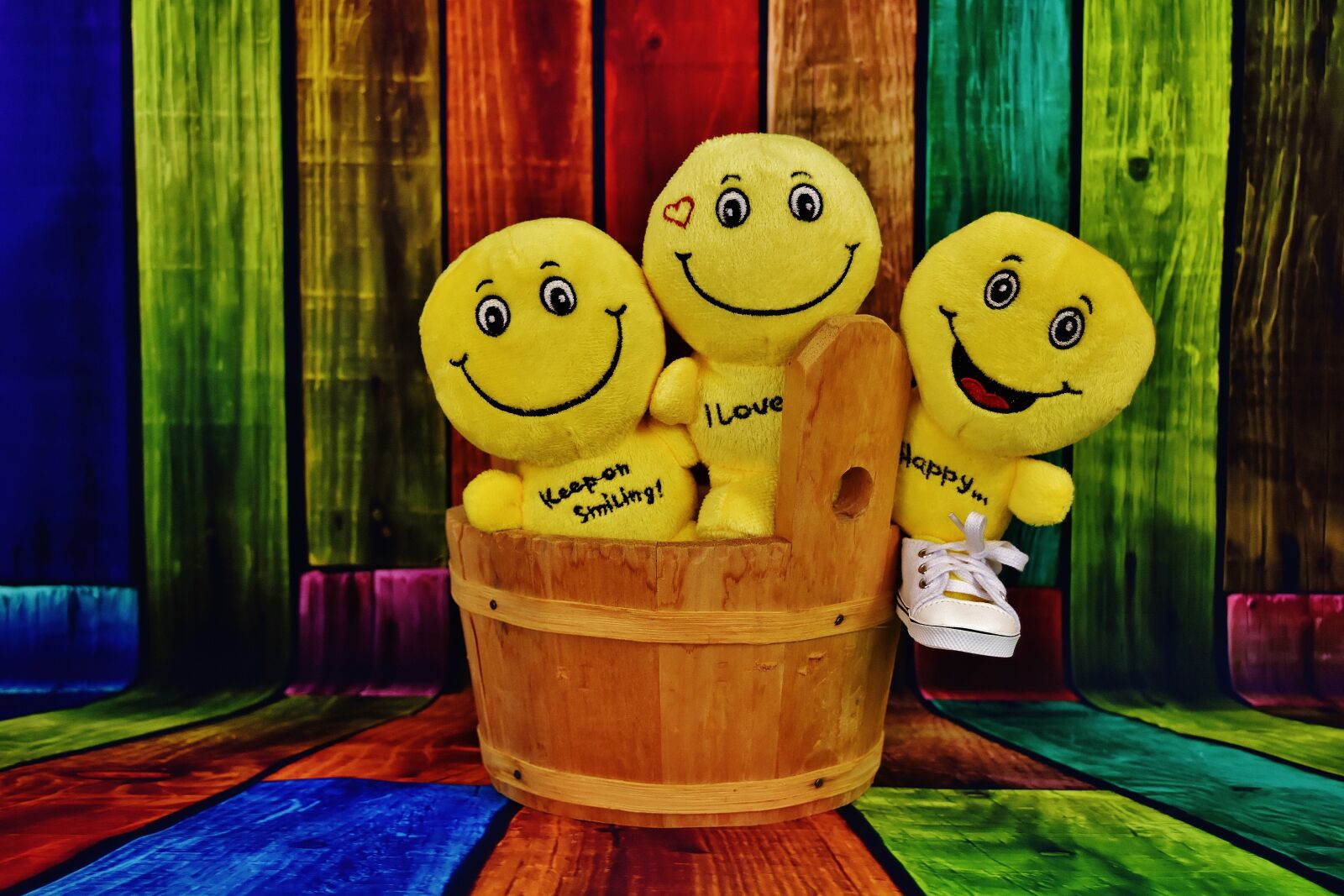 Nikon D7200 sample photo. Smilies, funny, wooden tub photography