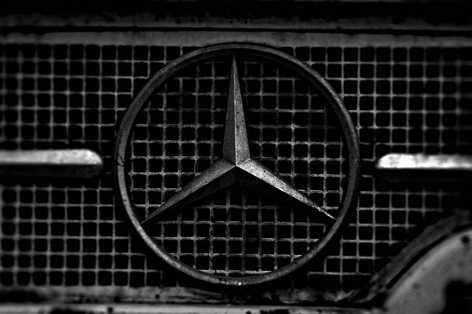 Canon EOS 600D (Rebel EOS T3i / EOS Kiss X5) sample photo. Old, mercedes photography