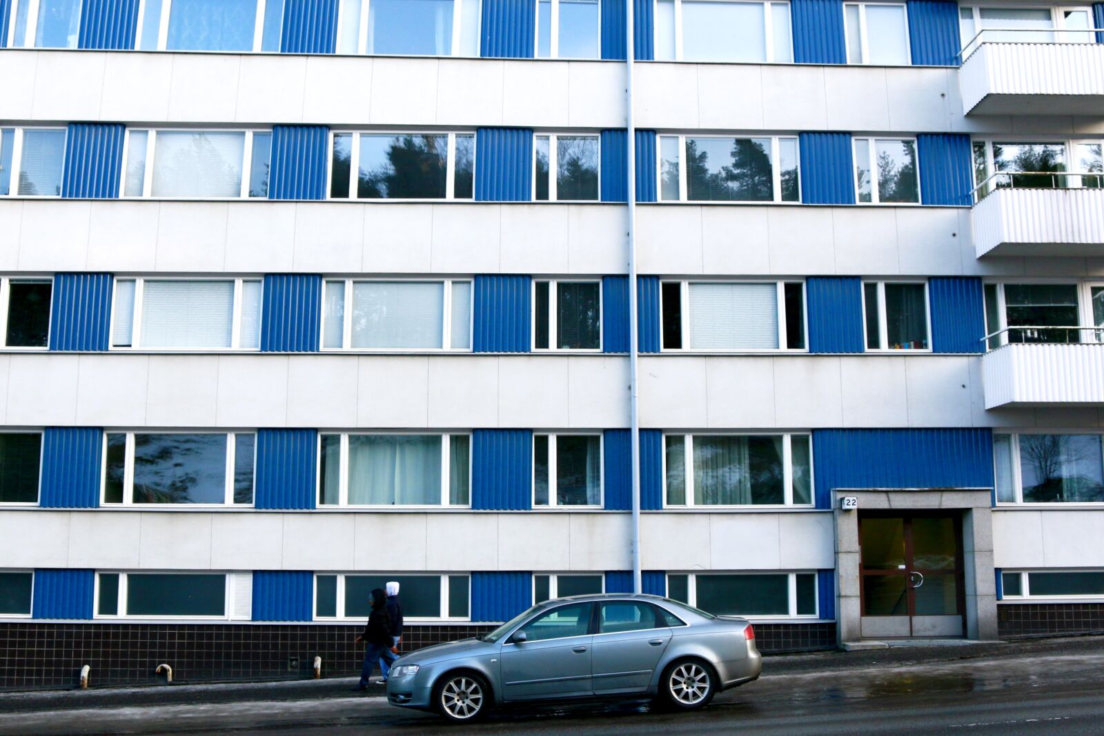 Canon EOS 70D sample photo. Blue, window, only photography