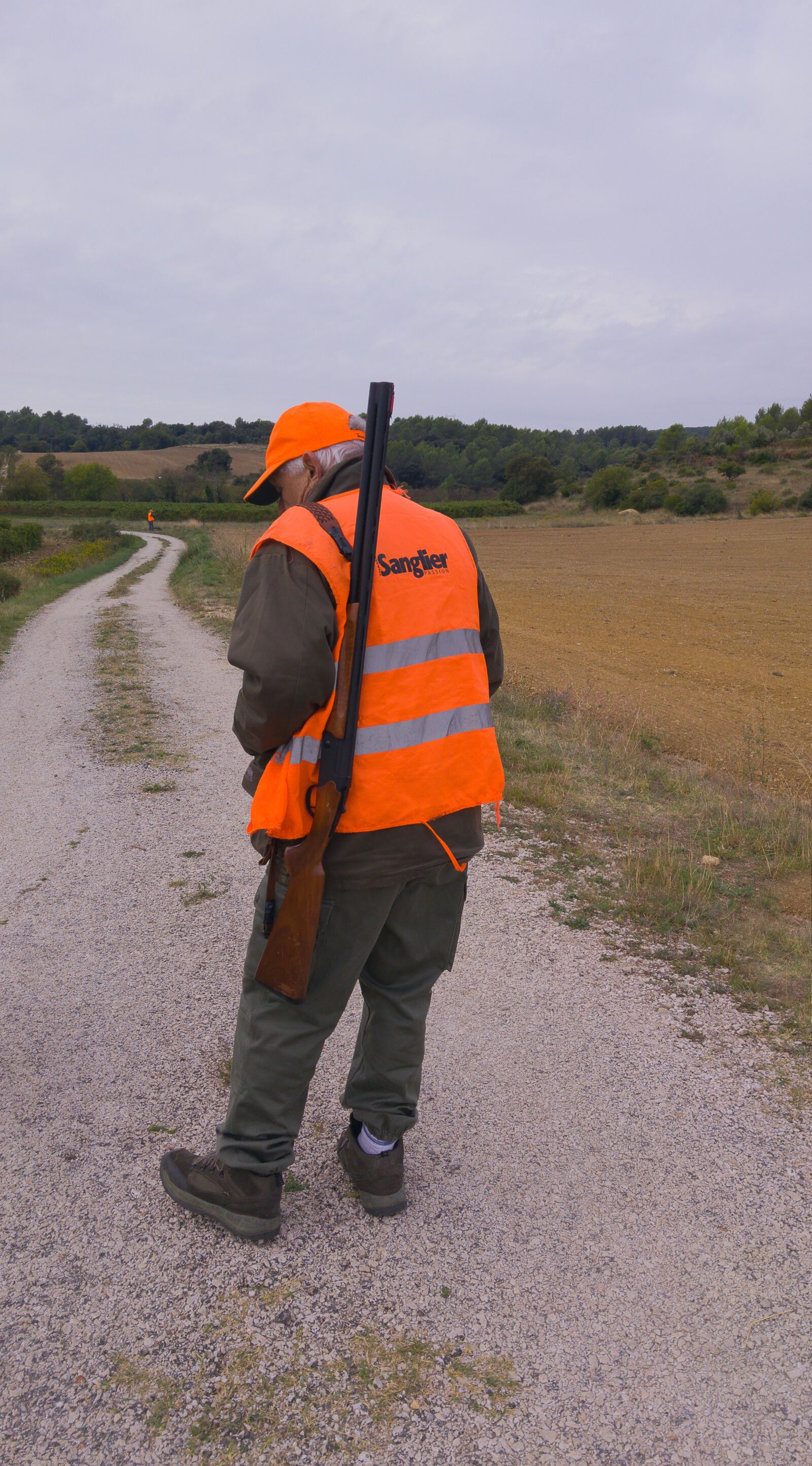 LG G4 sample photo. Hunter, hunting, gun photography