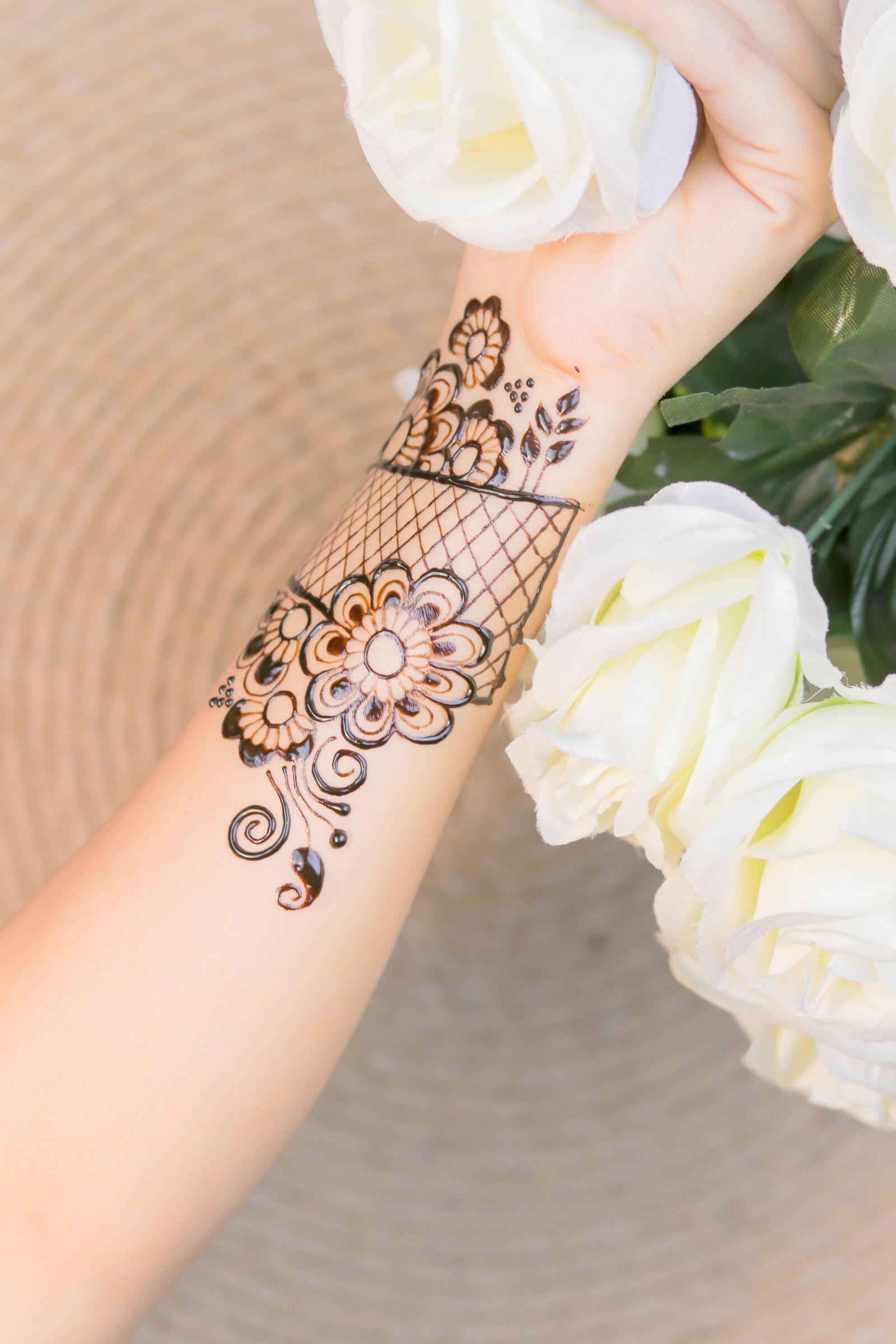 Canon EOS 80D + Canon EF 50mm F1.8 STM sample photo. Henna, hands, mehendi photography