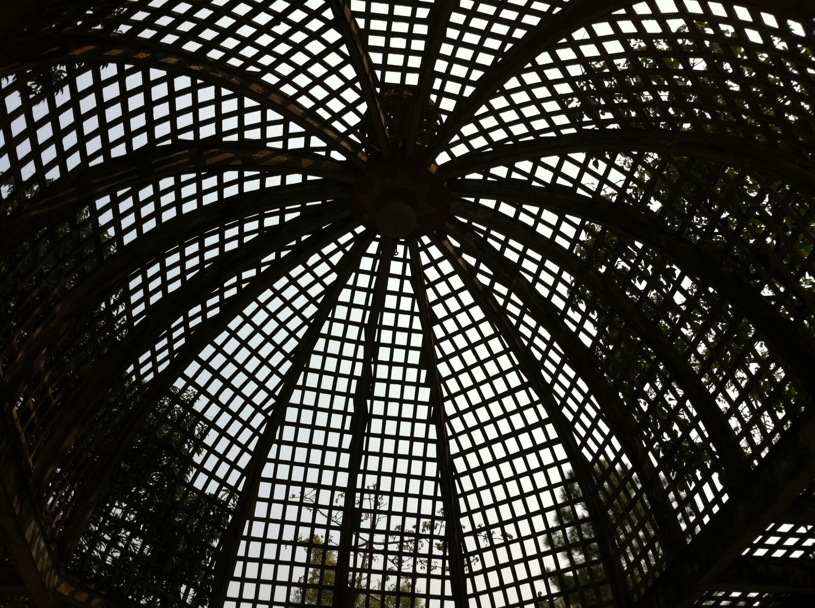 Apple iPhone 4 sample photo. Top, dormer, net photography