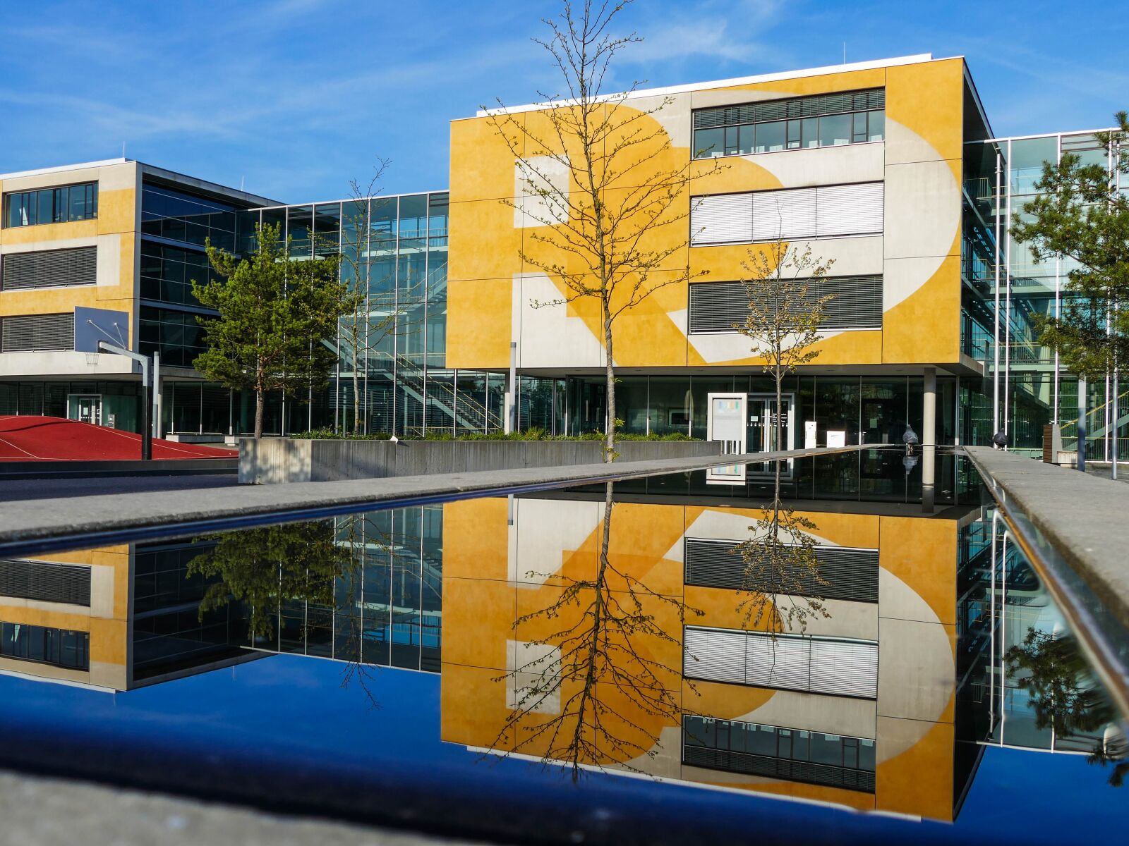 Panasonic Lumix DMC-FZ1000 sample photo. Building, munich, 3d basketball photography