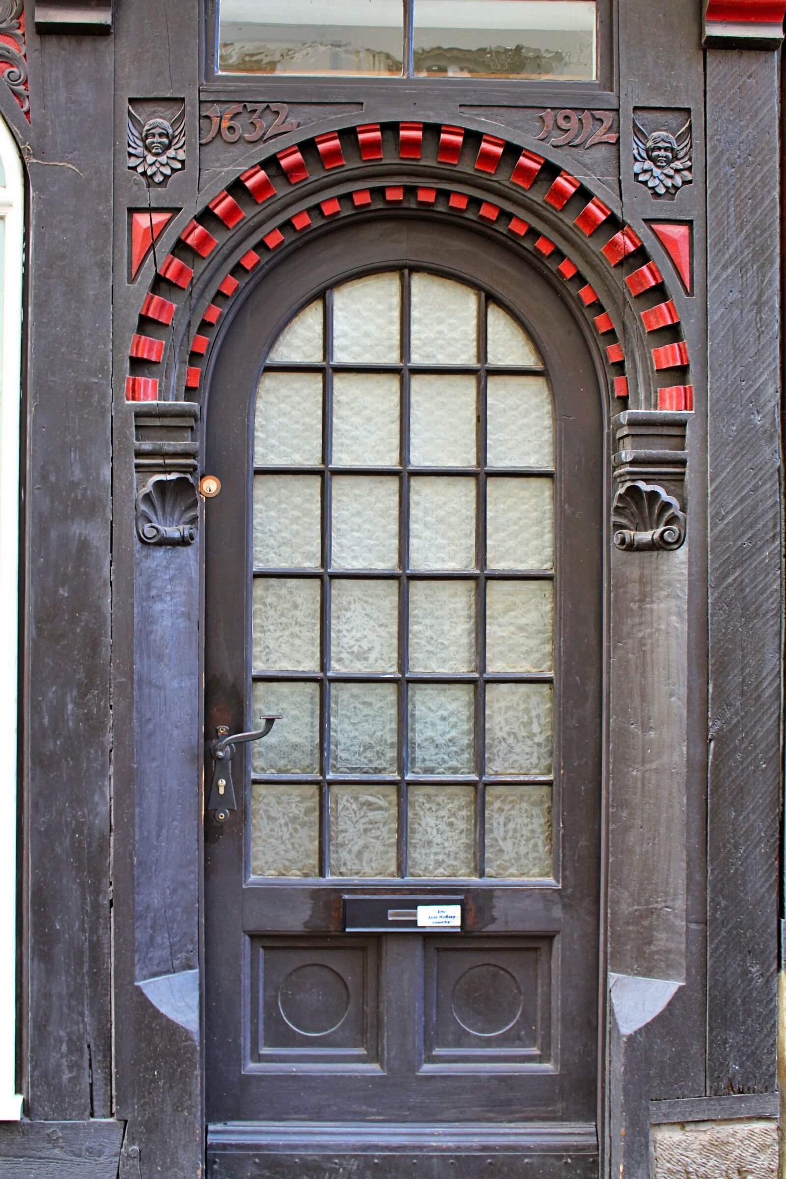 Canon EOS 700D (EOS Rebel T5i / EOS Kiss X7i) sample photo. Wooden door, old, historically photography