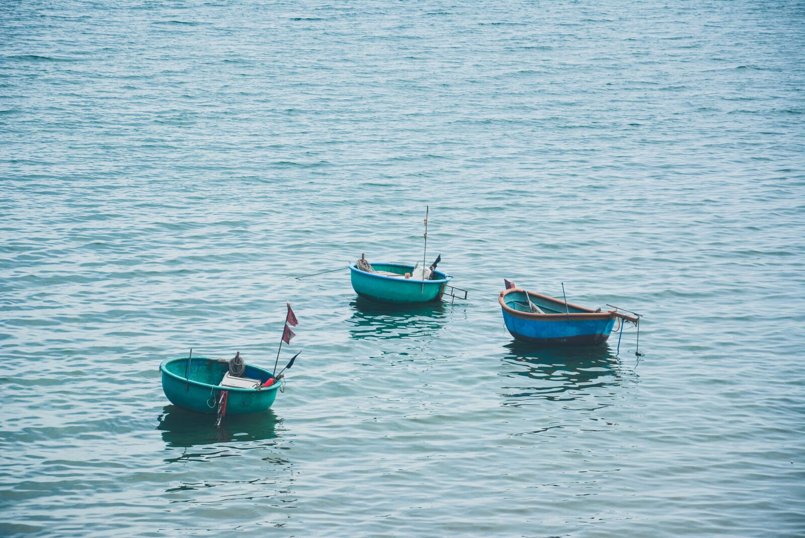 Nikon D5200 sample photo. Boat, sea, ocean photography