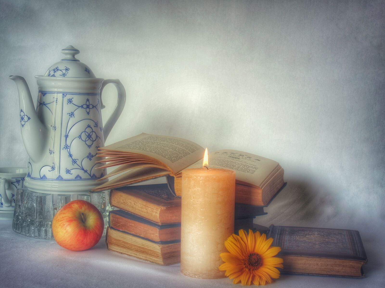 Canon EOS 1300D (EOS Rebel T6 / EOS Kiss X80) sample photo. Still life, book, read photography