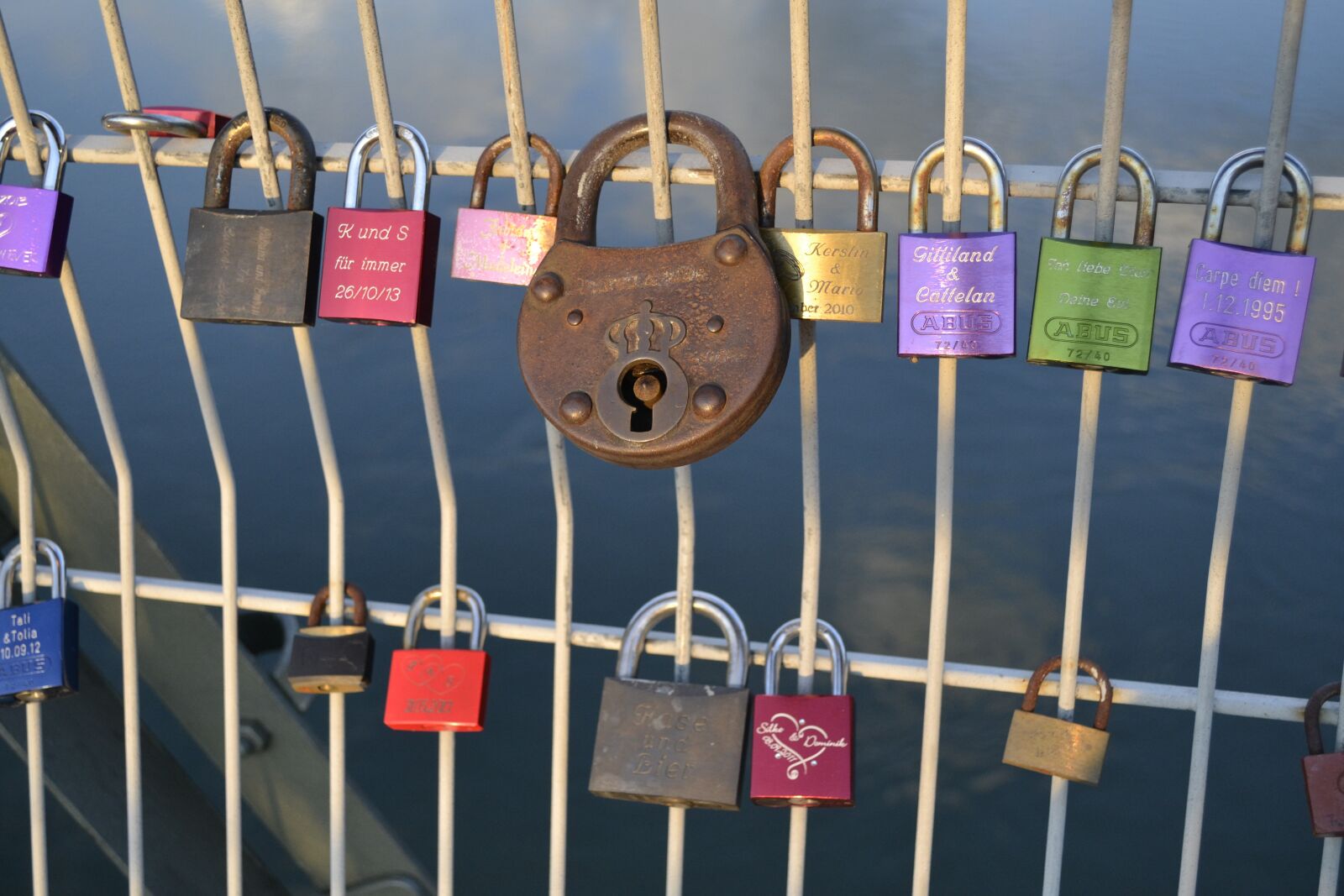 Nikon D3100 sample photo. Security, hang, padlock photography