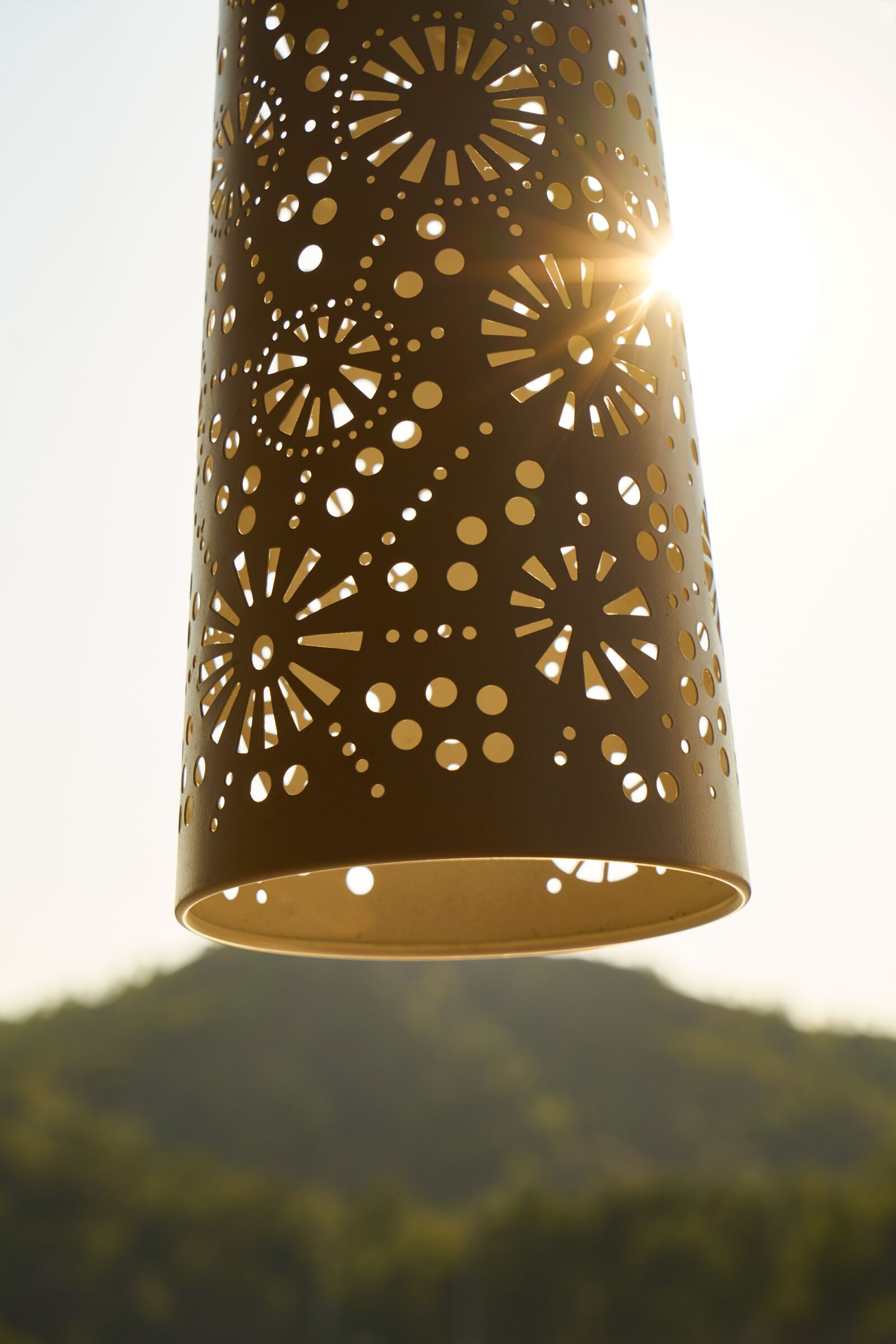 Sony a7R II sample photo. Lamp, light, solar photography
