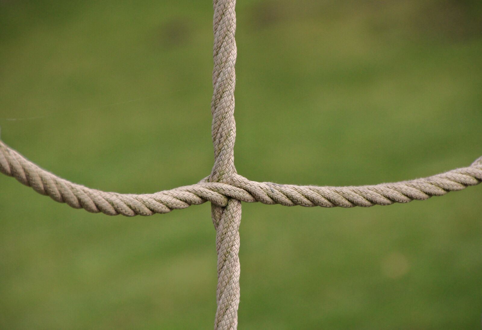 Canon EOS 650D (EOS Rebel T4i / EOS Kiss X6i) sample photo. Rope, hanging, knot photography