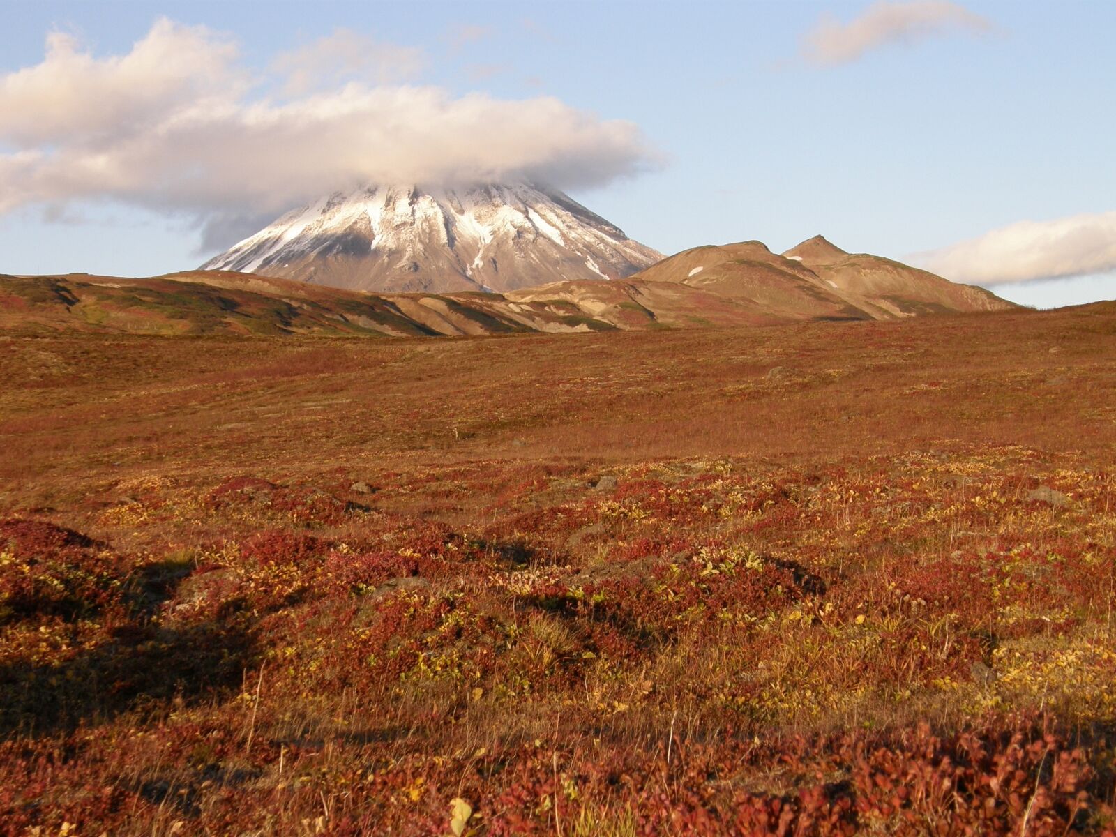 Olympus SP550UZ sample photo. Autumn, mountains, volcano photography