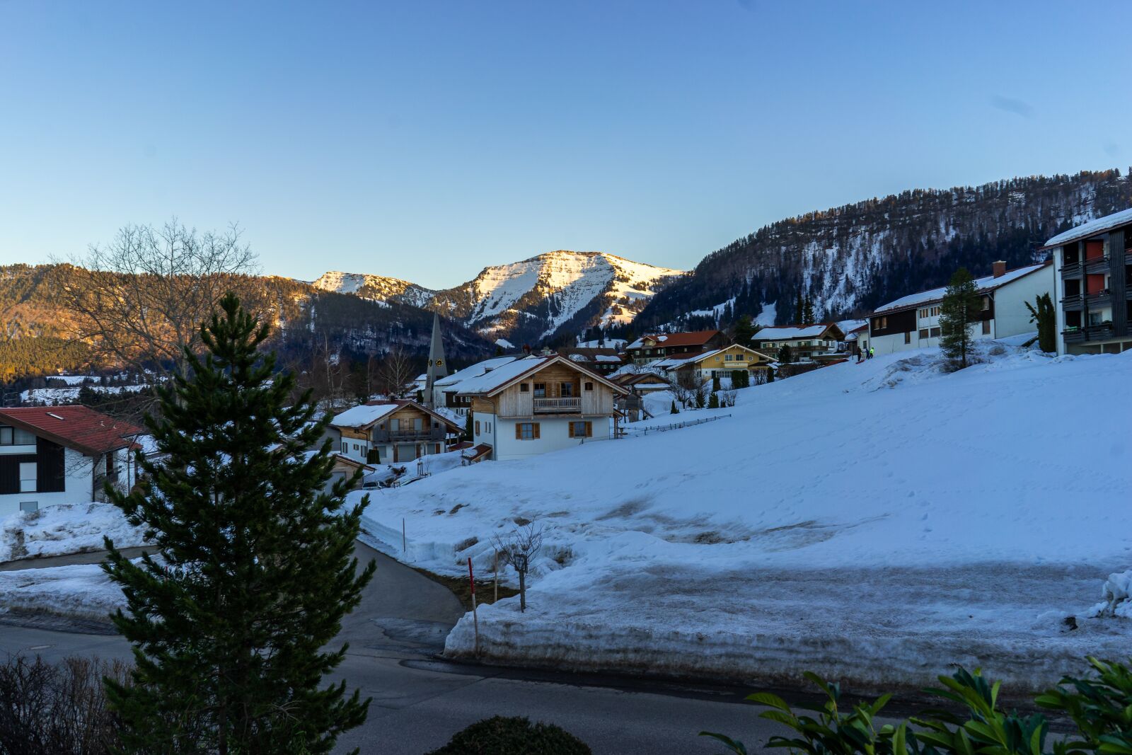 Sony a7 + Sony FE 28mm F2 sample photo. Allgäu, alpine, mountains photography