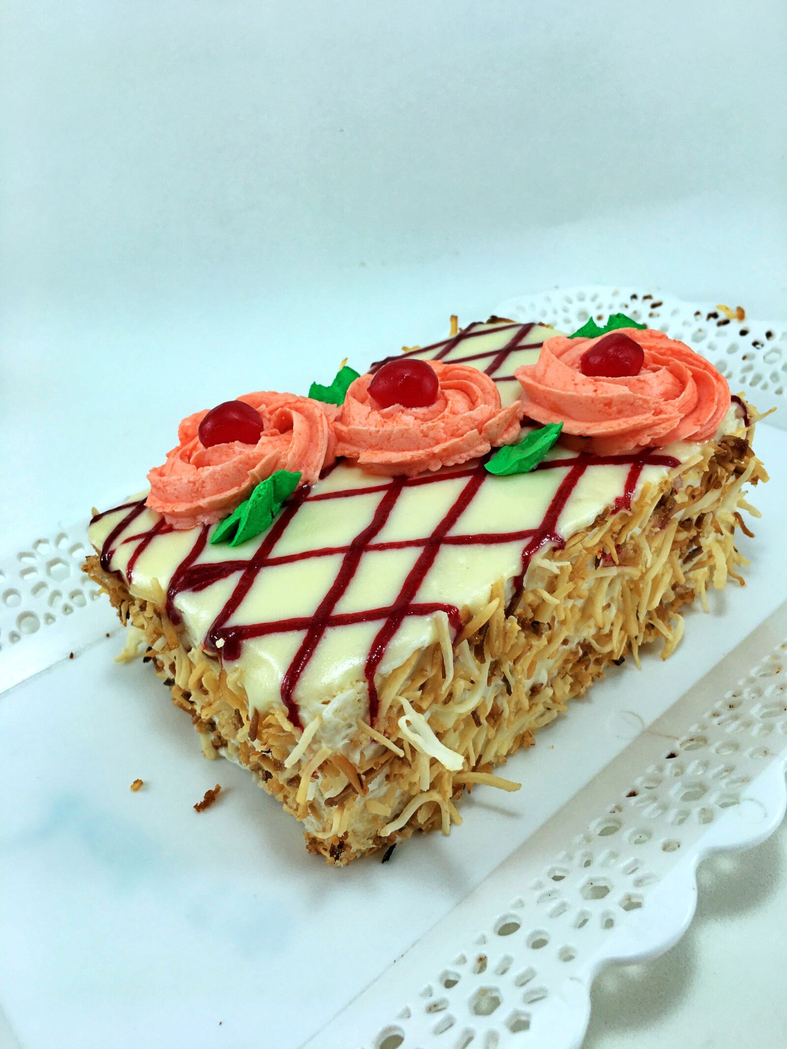 iPhone 6s Plus back camera 4.15mm f/2.2 sample photo. Pie, sweet, life photography