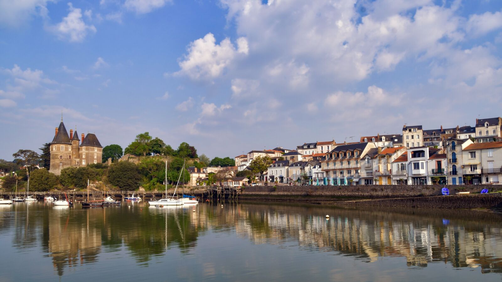 Nikon D500 sample photo. Village, port, castle photography