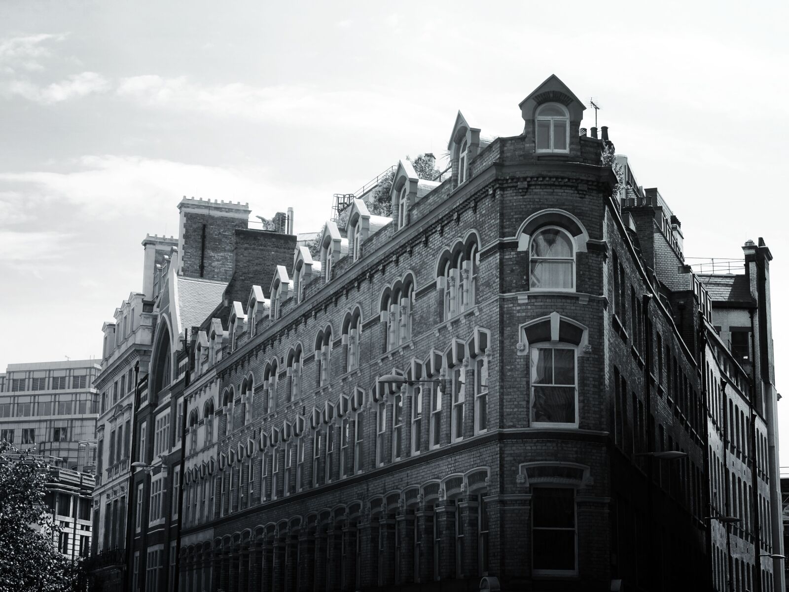 Sony DSC-HX60 sample photo. Architecture, building, castle, city photography