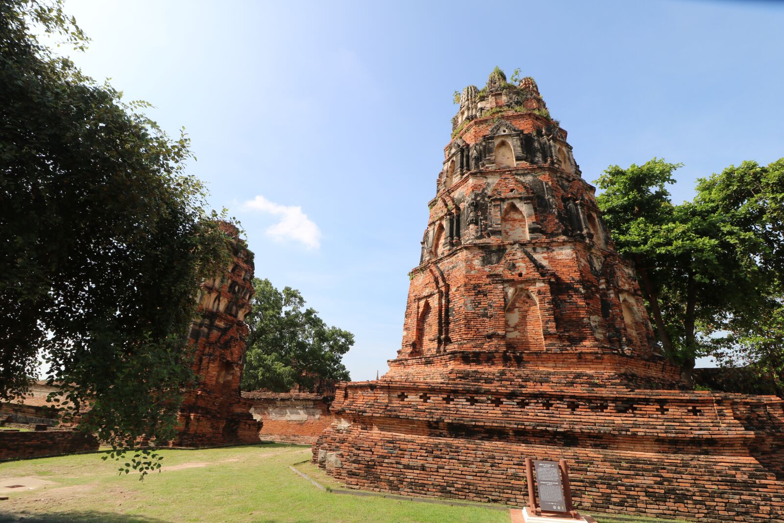 Canon EF-S 10-18mm F4.5–5.6 IS STM sample photo. Temple, ayutthaya, thailand photography