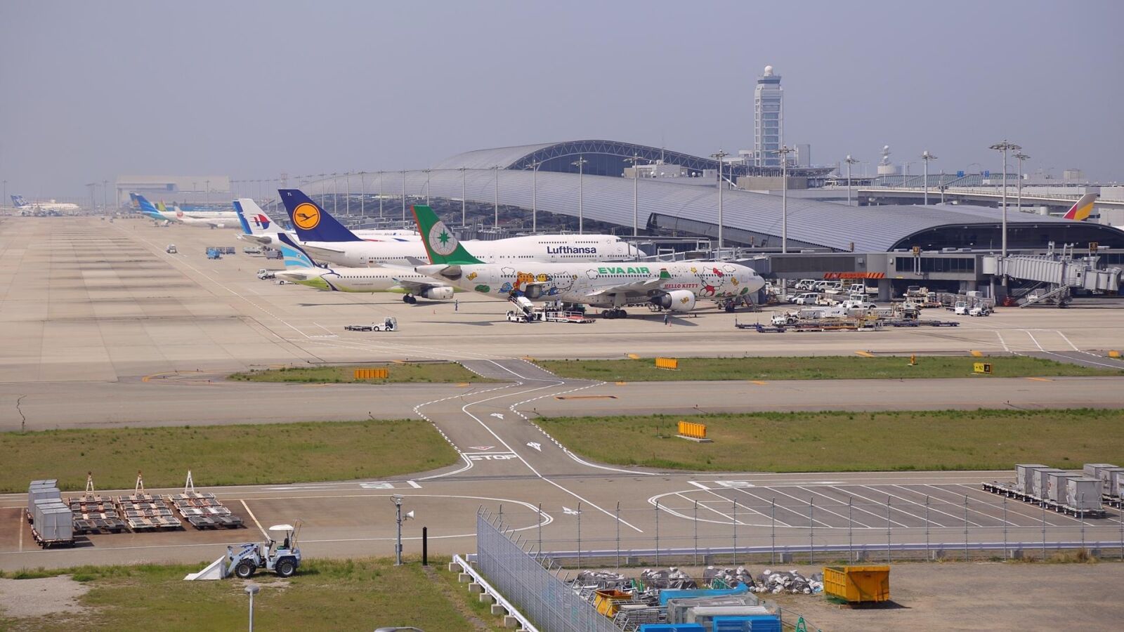 Canon EOS 6D + Canon EF 24-105mm F4L IS USM sample photo. Japan, kansai international airport photography