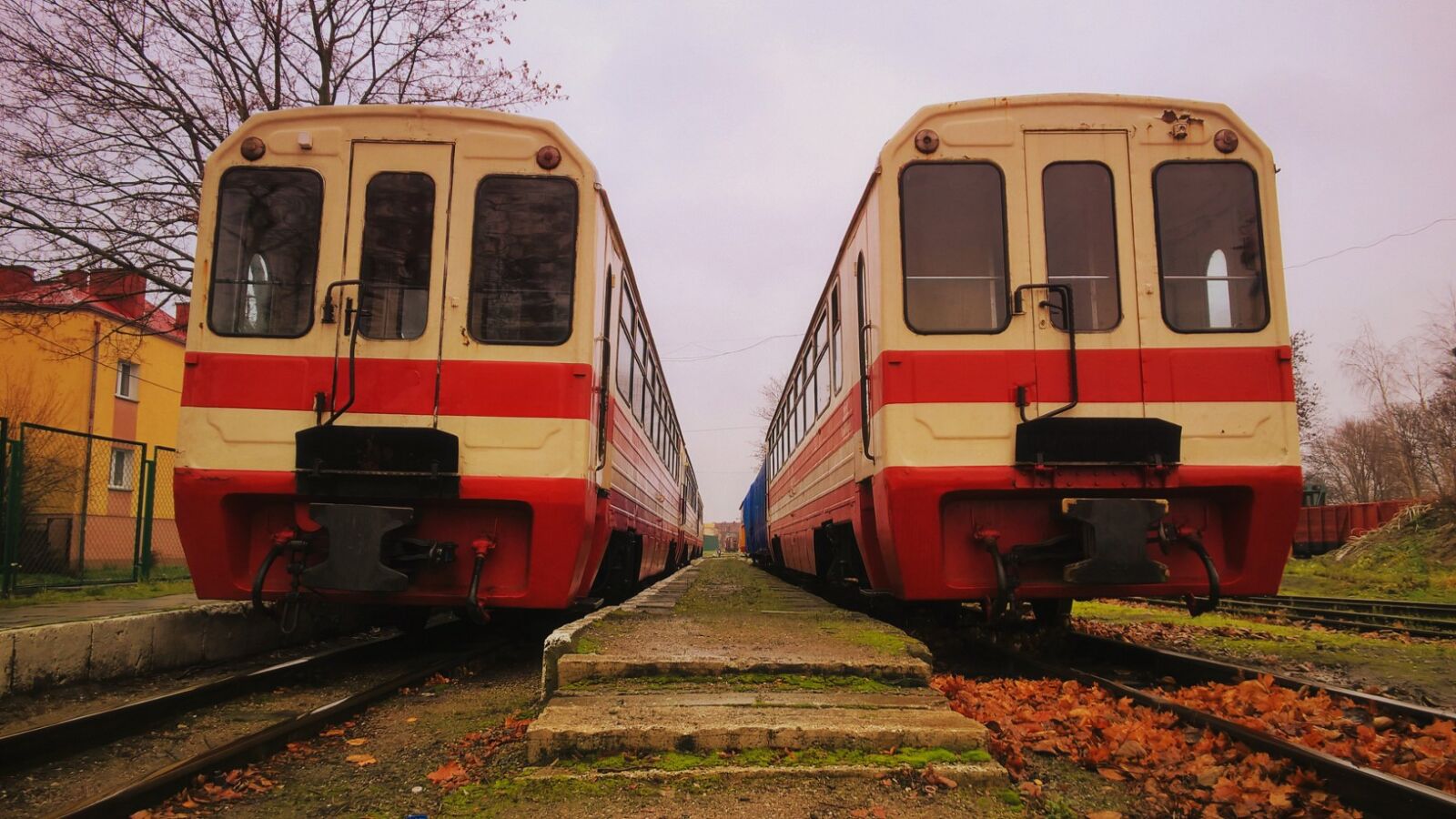 Nokia Lumia 830 sample photo. Platform, railway, train, transport photography