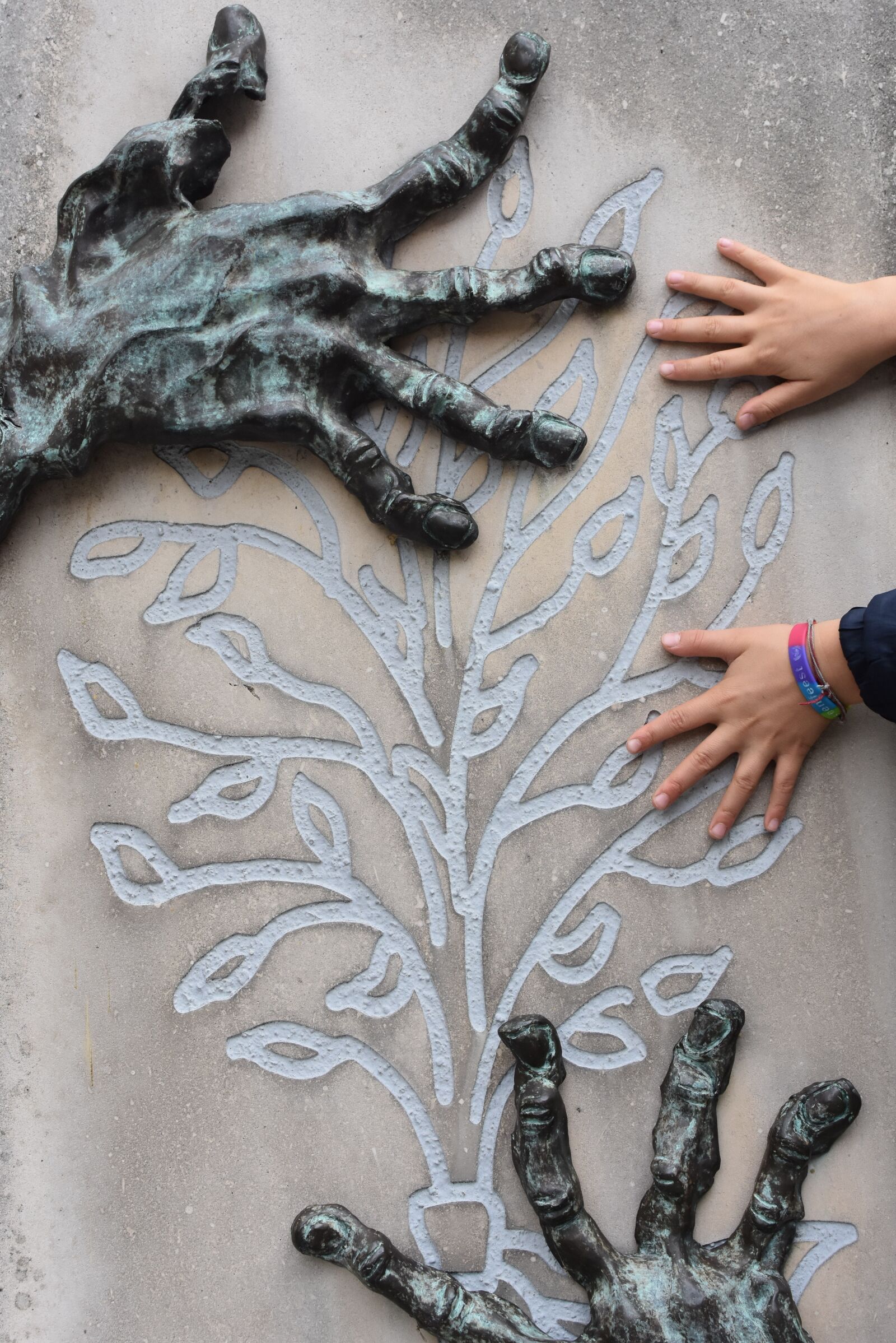 Nikon D7200 sample photo. Hands, work of art photography