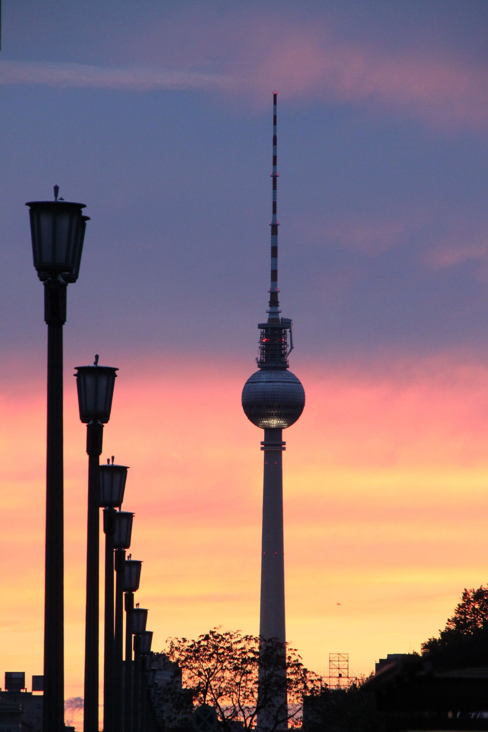 Canon EOS 500D (EOS Rebel T1i / EOS Kiss X3) sample photo. Berlin, transmitter, tv tower photography