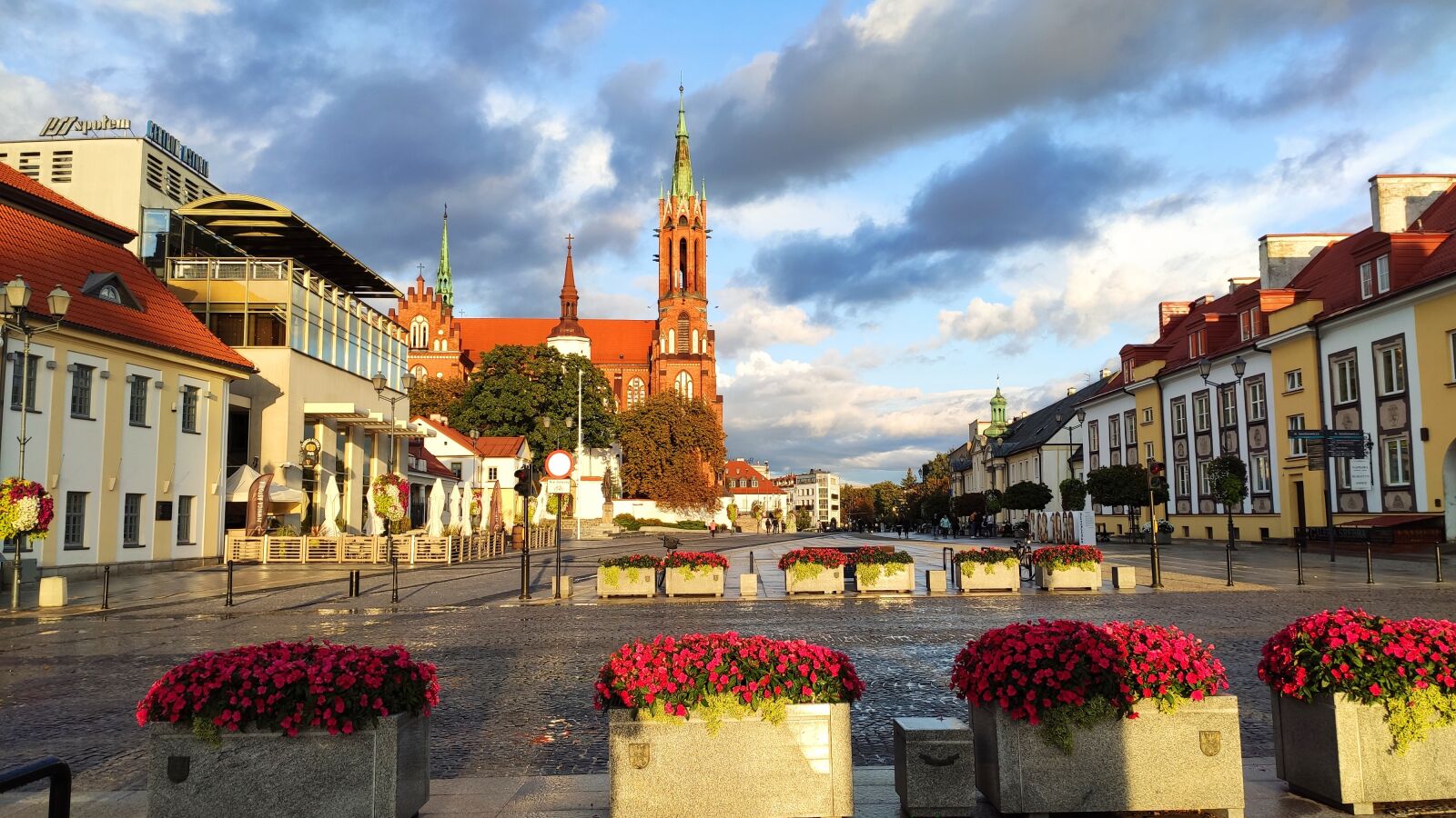 Xiaomi Mi 9T sample photo. Bia ystok, poland, the photography