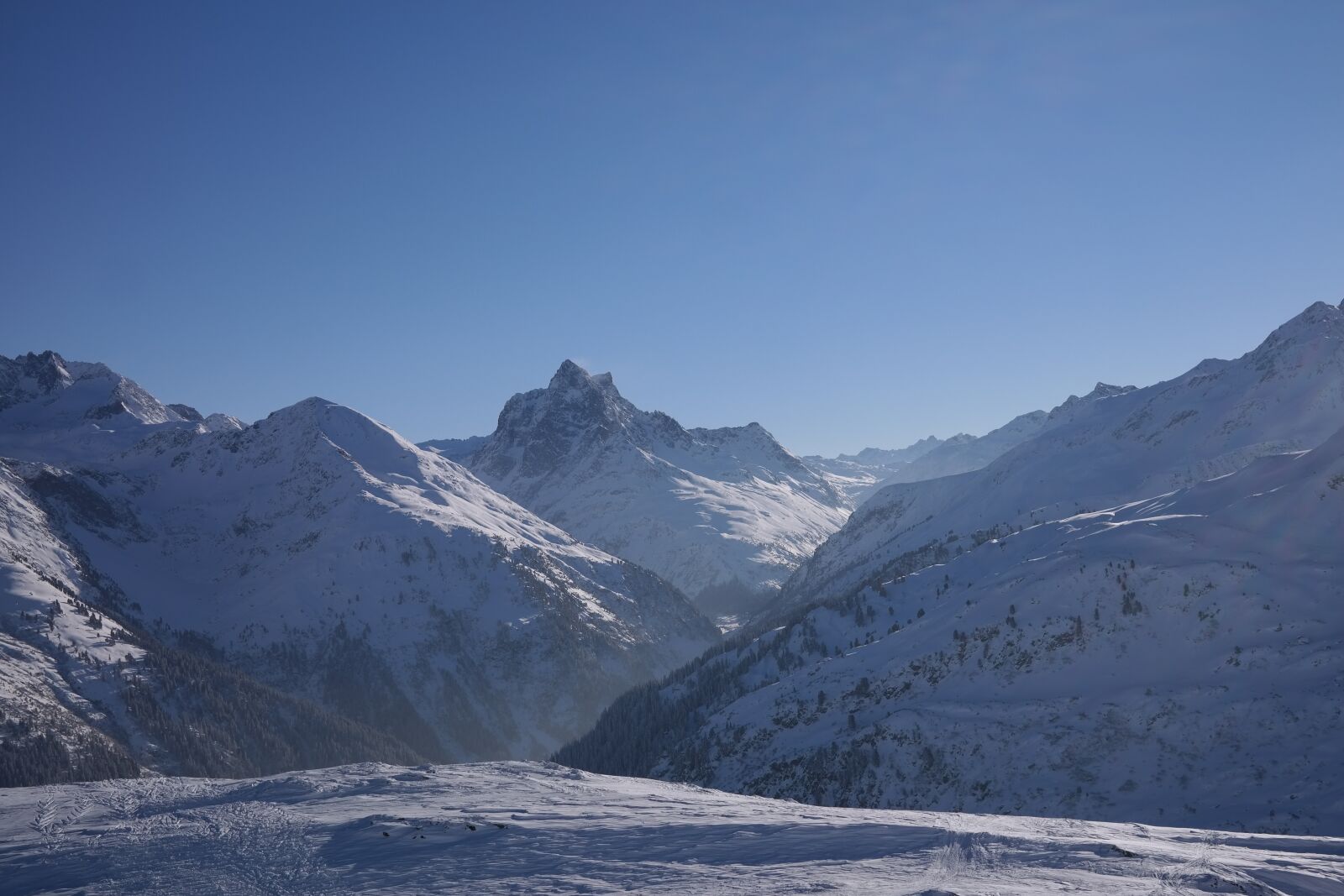 Samsung NX300 sample photo. Ski area, mountains, skiing photography