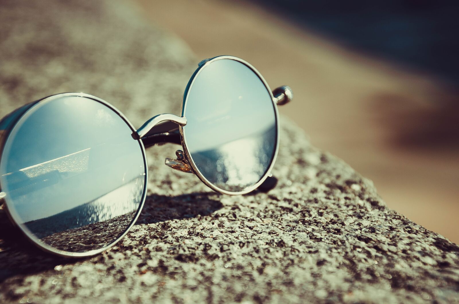 Nikon D5100 sample photo. Sunglasses, reflection, summer photography
