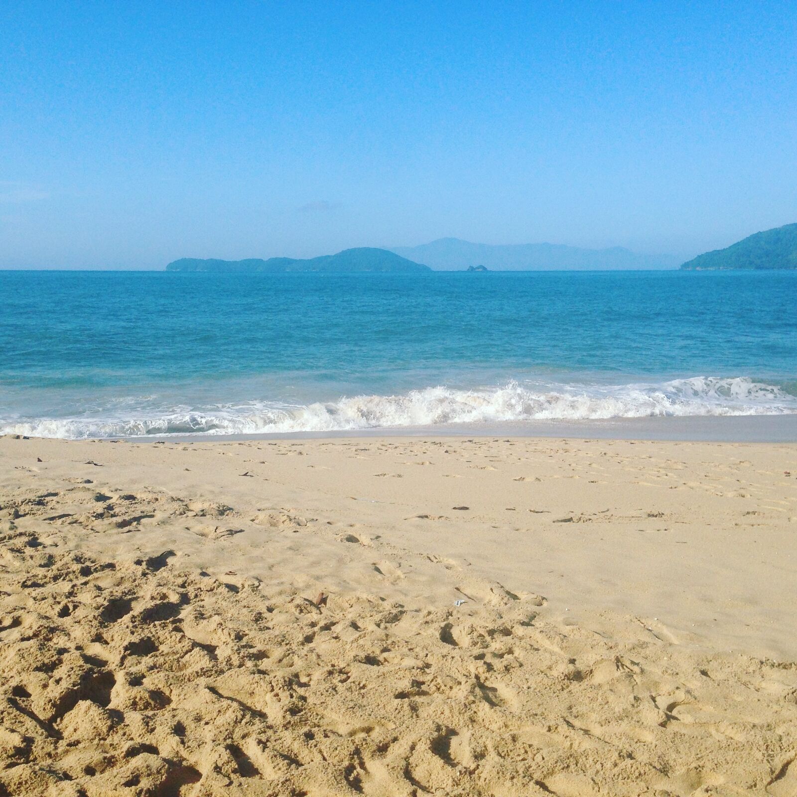 iPhone 5 back camera 4.12mm f/2.4 sample photo. Ubatuba, beach, mar photography