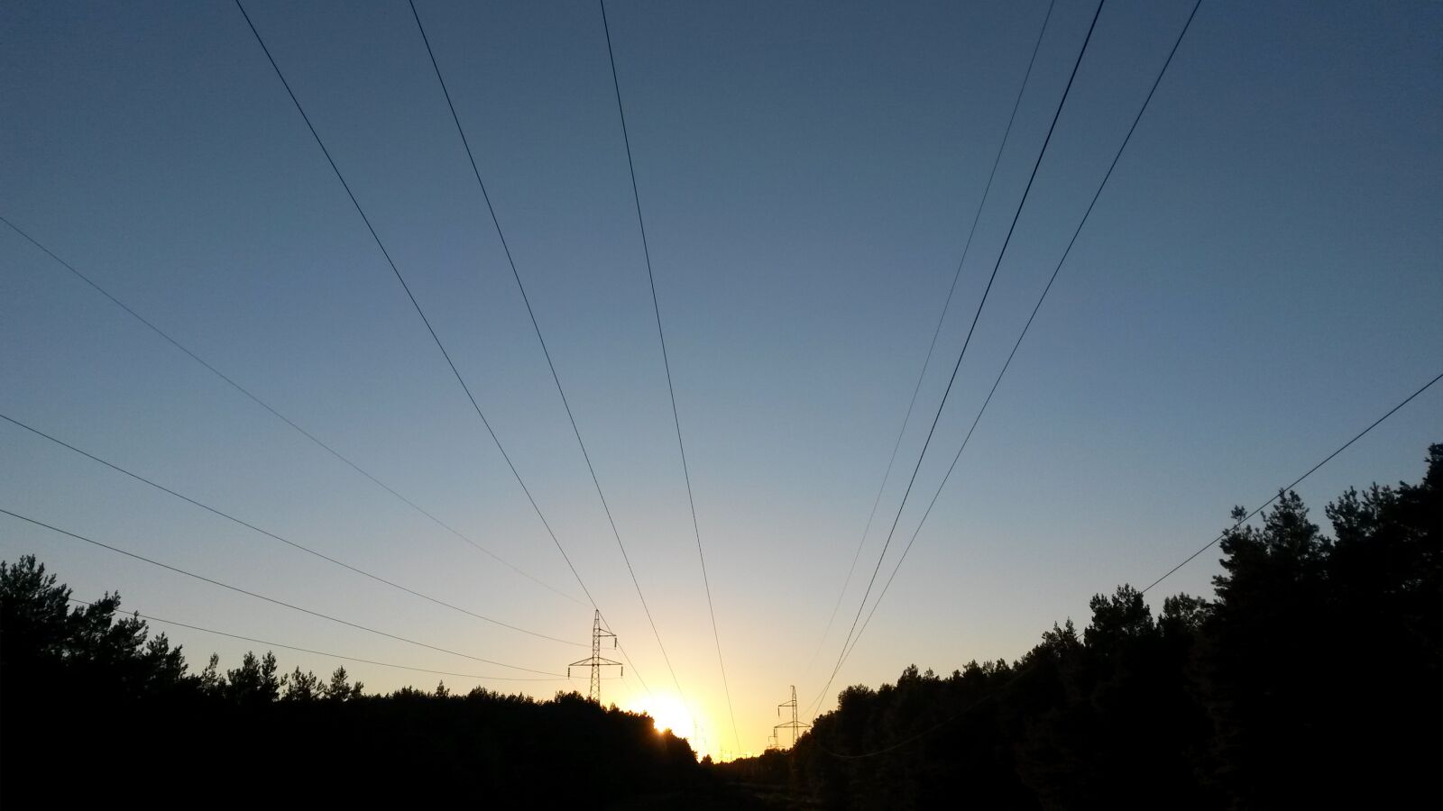 Samsung Galaxy S4 Mini sample photo. Electric, poles, sunset photography