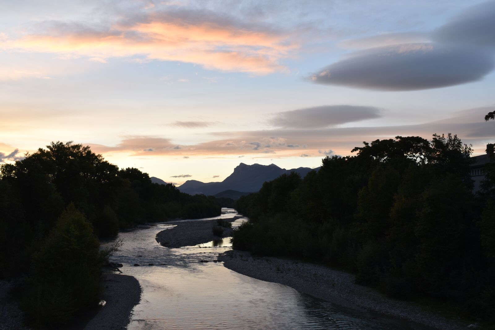 Nikon D5600 sample photo. Sunrise, river, landscape photography