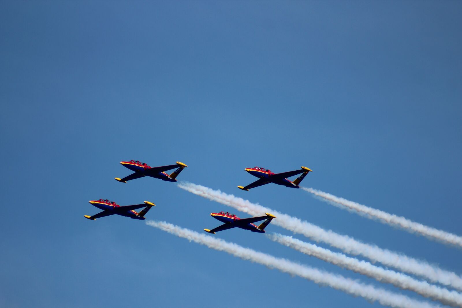 Canon EF 75-300mm f/4-5.6 USM sample photo. Airplane, aircraft, military photography
