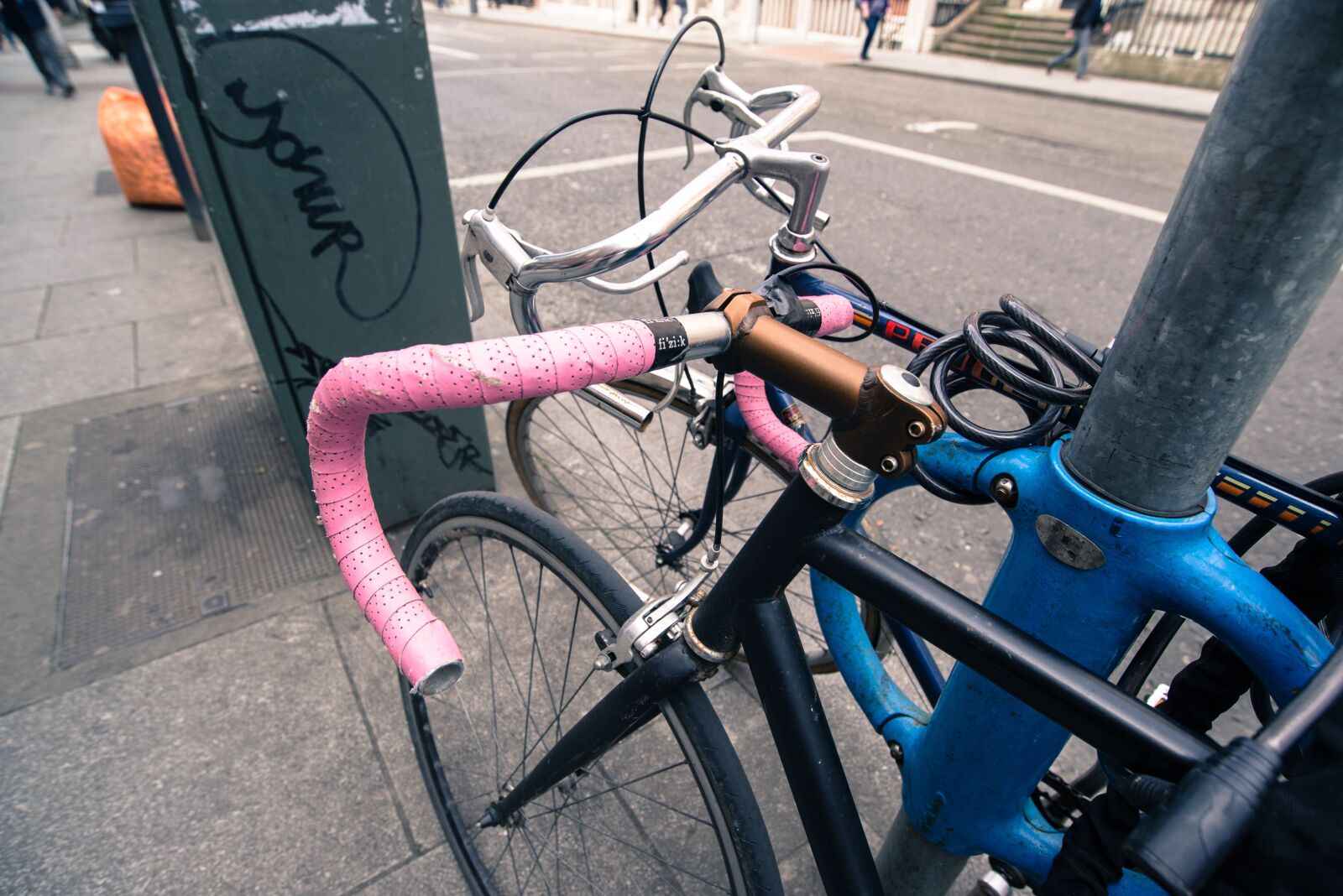 Nikon D610 sample photo. Racing, bicycle, parked photography