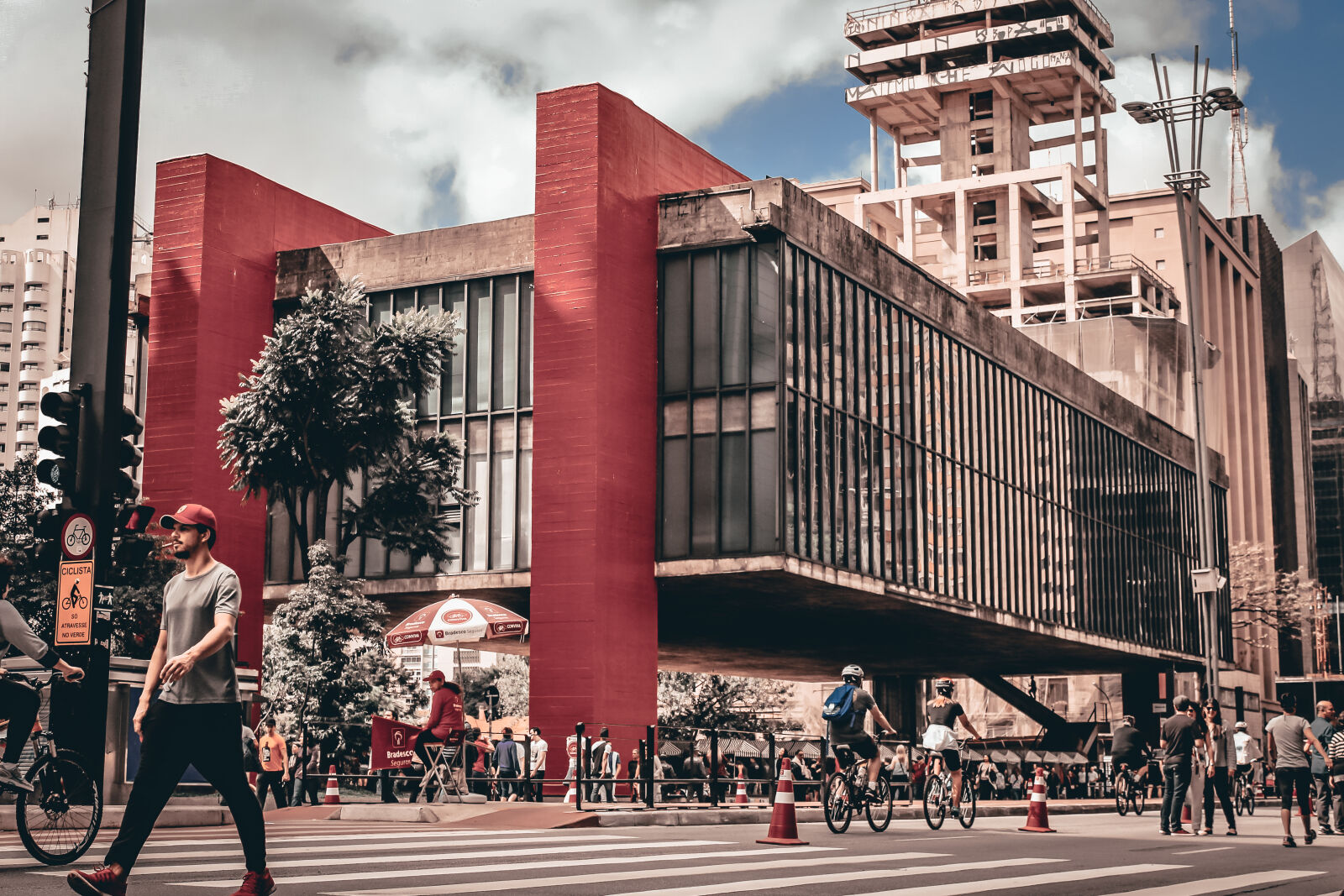 Canon EOS 1200D (EOS Rebel T5 / EOS Kiss X70 / EOS Hi) sample photo. Street, saopaulo, brazil, masp photography