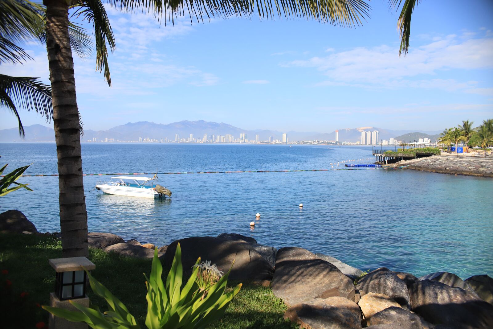 Canon EOS 6D Mark II sample photo. Sea, boat, sky photography