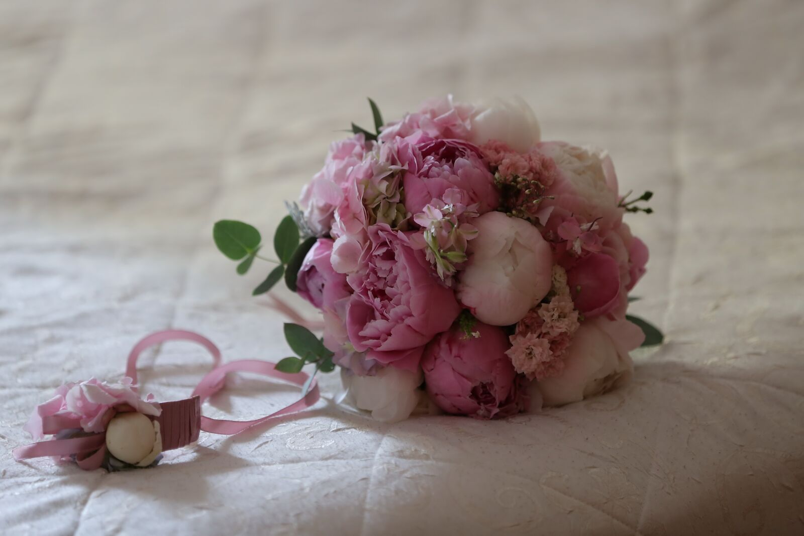 Canon EOS 6D sample photo. Still life, pinkish, wedding photography