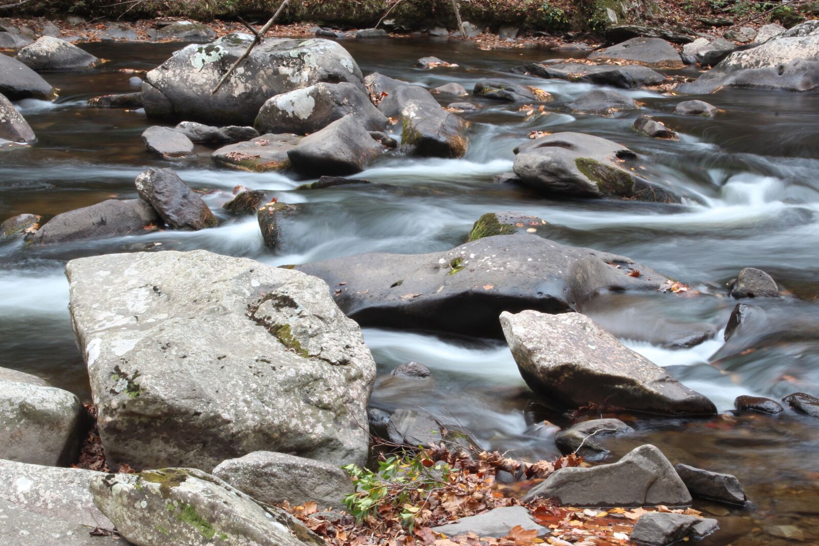 Canon EOS 600D (Rebel EOS T3i / EOS Kiss X5) sample photo. River, water, rocks photography