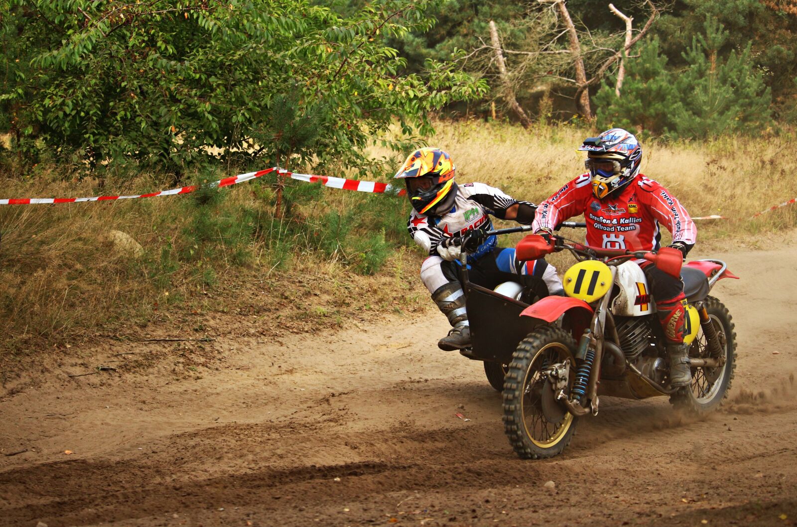 Canon EOS 100D (EOS Rebel SL1 / EOS Kiss X7) sample photo. Sidecar, enduro, cross photography
