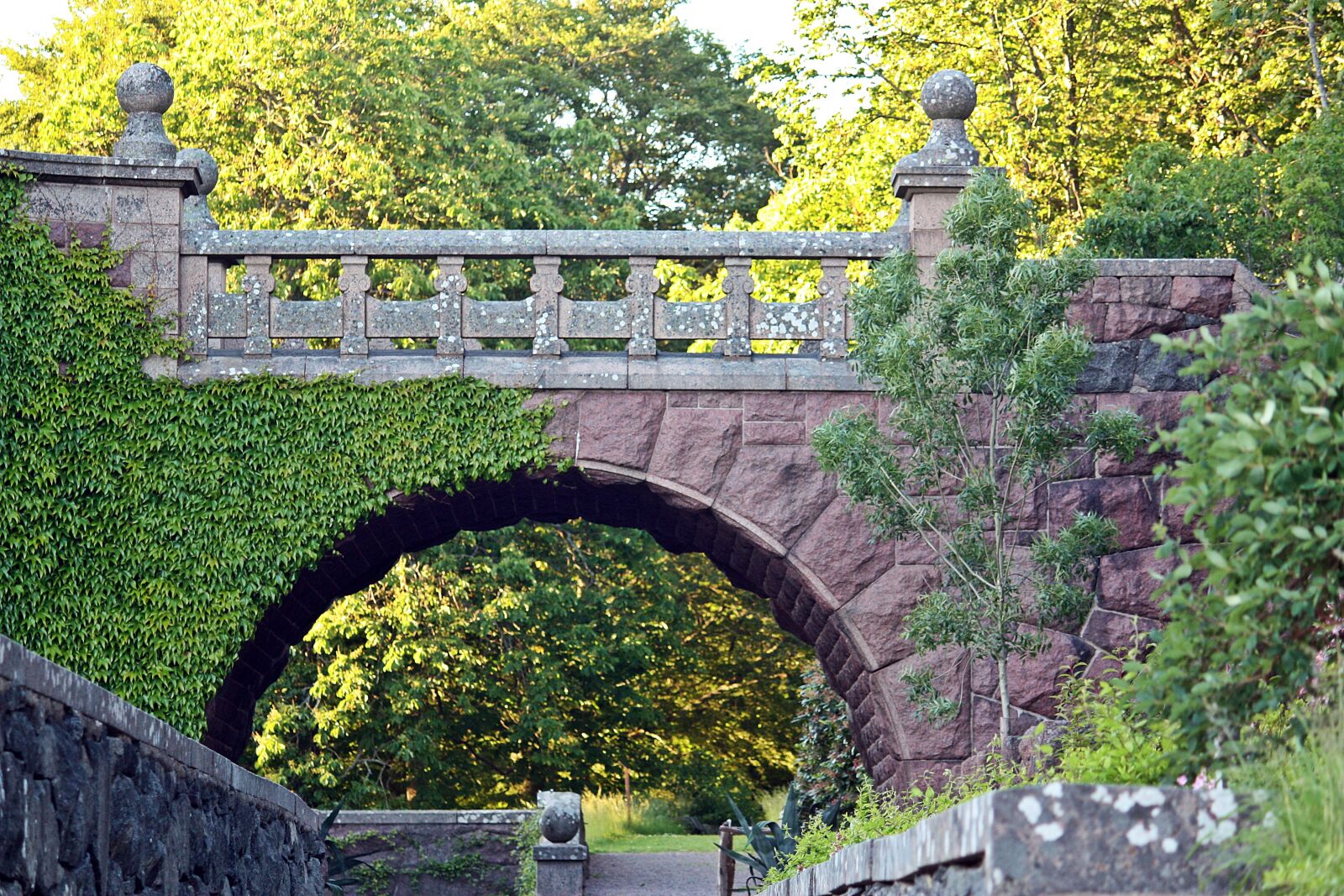 Canon EOS 450D (EOS Rebel XSi / EOS Kiss X2) sample photo. Slottsbro, stone bridge, halland photography