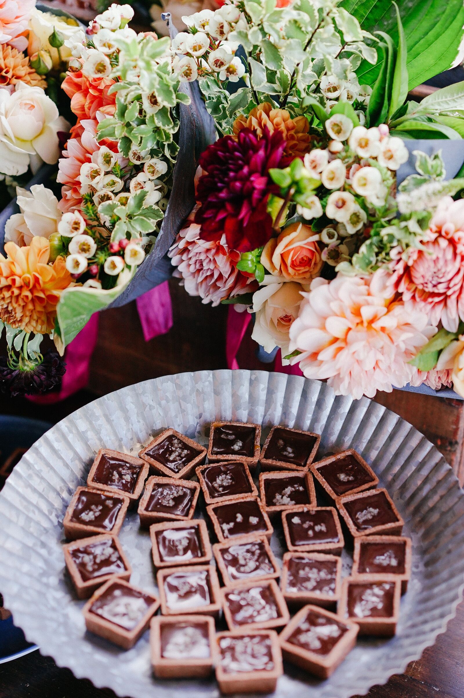 Sony a7 II + Sony Sonnar T* FE 55mm F1.8 ZA sample photo. Bloom, blossom, chocolates photography