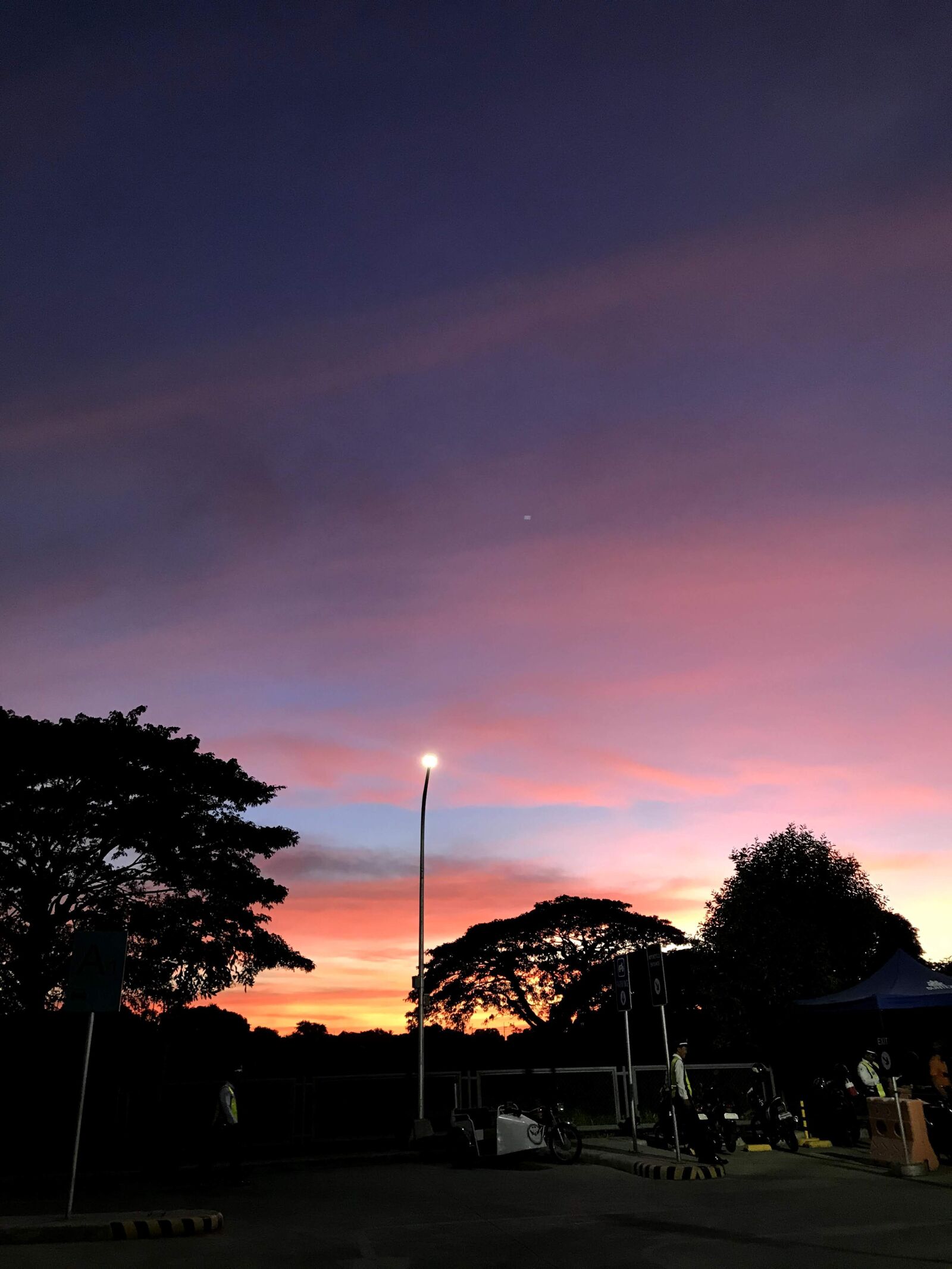 iPhone 7 Plus back dual camera 3.99mm f/1.8 sample photo. Sunset, pink, pink sunset photography