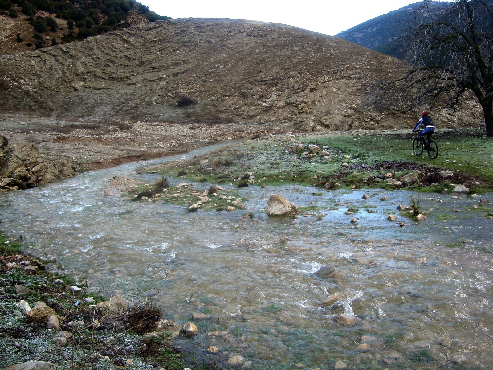 Samsung L700 sample photo. Bike, mountain, mtb, river photography