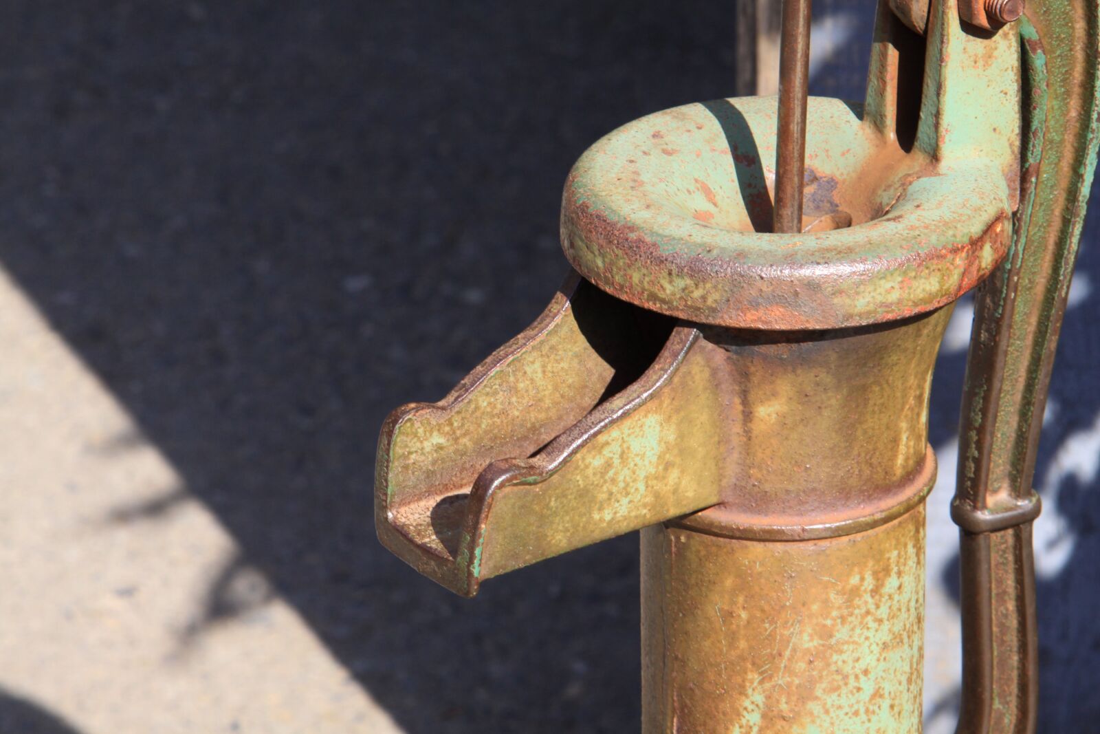 Canon EOS 50D sample photo. Pump, water, old photography
