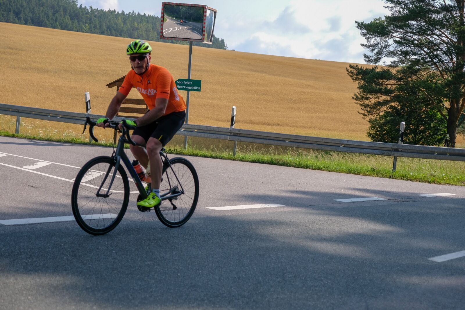 Fujifilm X-T2 sample photo. Road cycling, road bike photography
