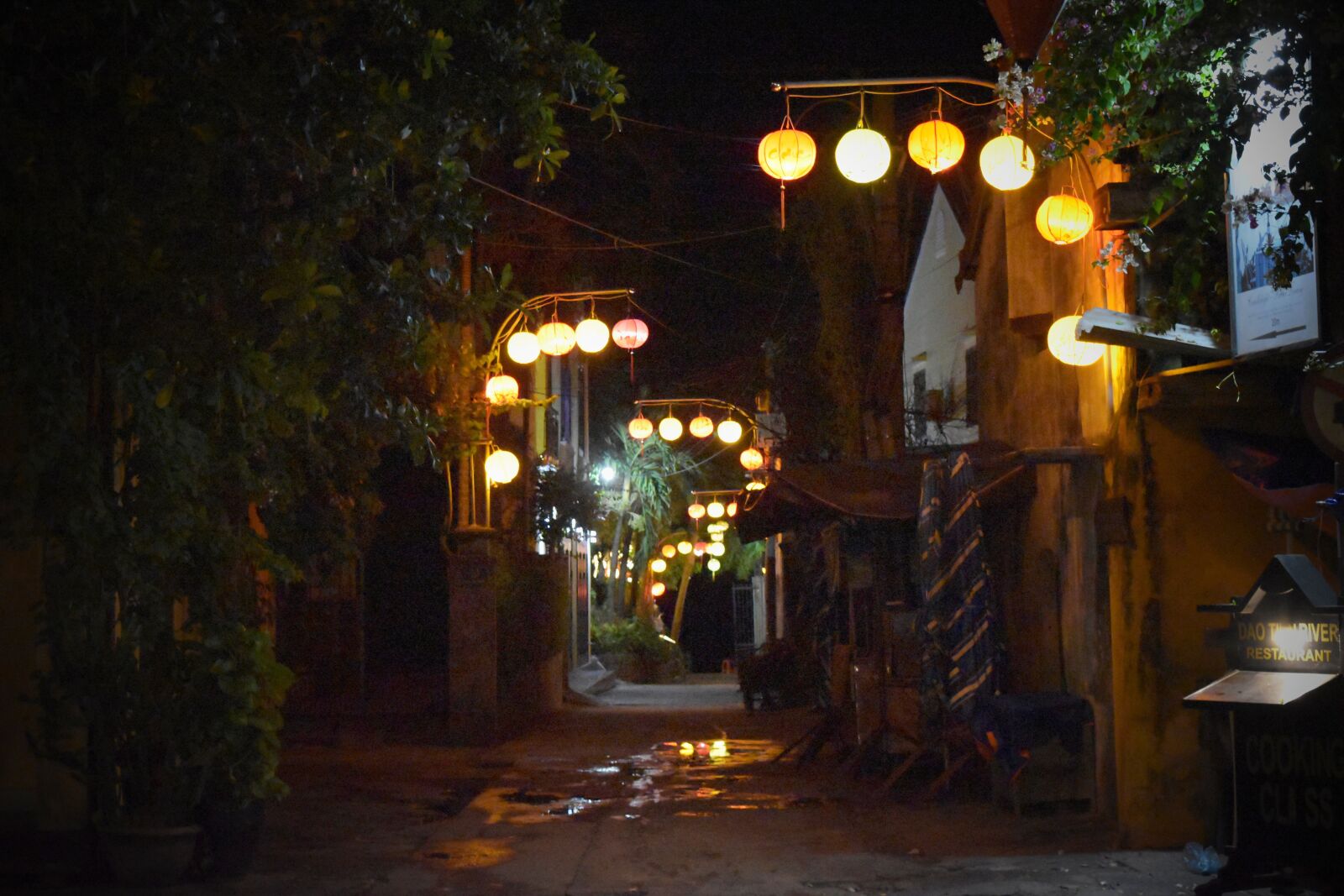 Nikon D5500 sample photo. Vietnam, night, road photography