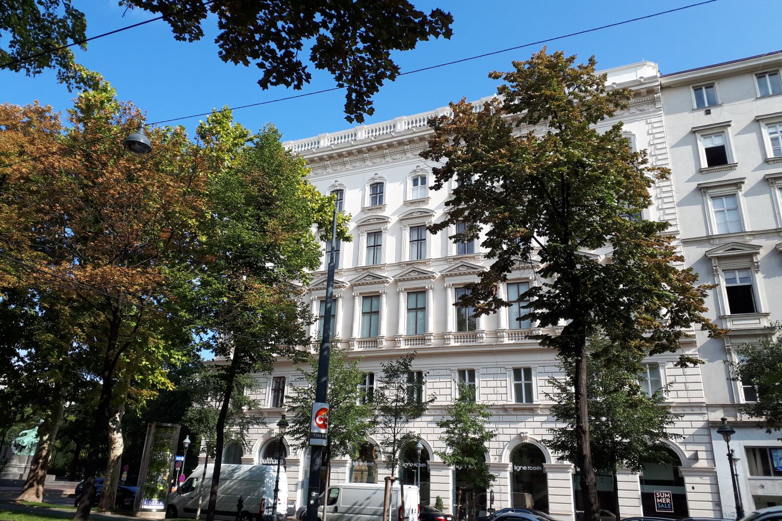 Samsung Galaxy A5(2017) sample photo. Houses, trees, vienna photography