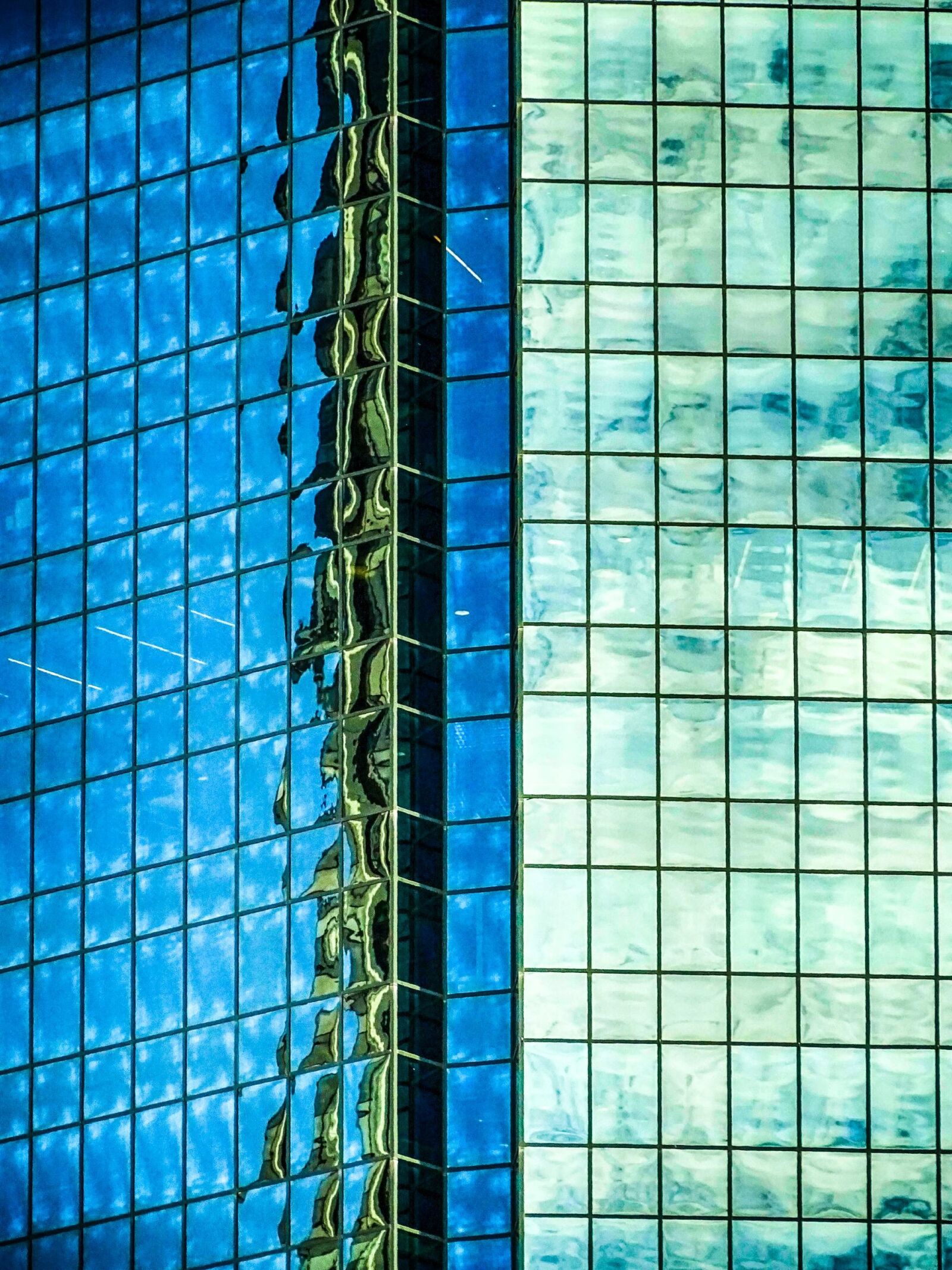 Sony Cyber-shot DSC-HX400V sample photo. Glass, window, architecture photography
