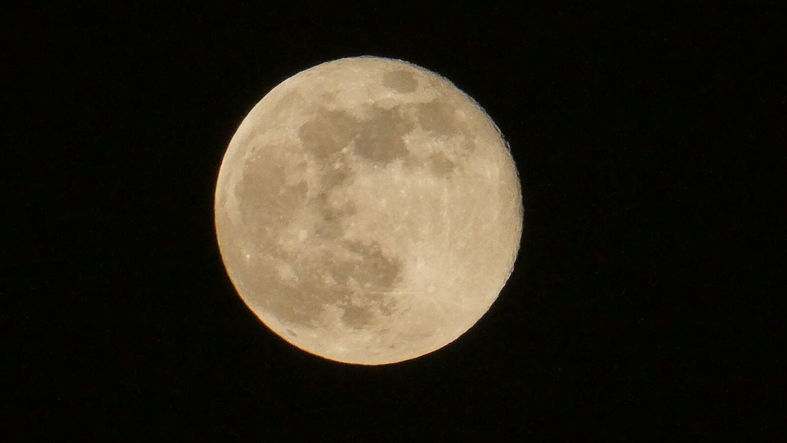 Panasonic Lumix DC-ZS70 (Lumix DC-TZ90) sample photo. Moon, space, universe photography