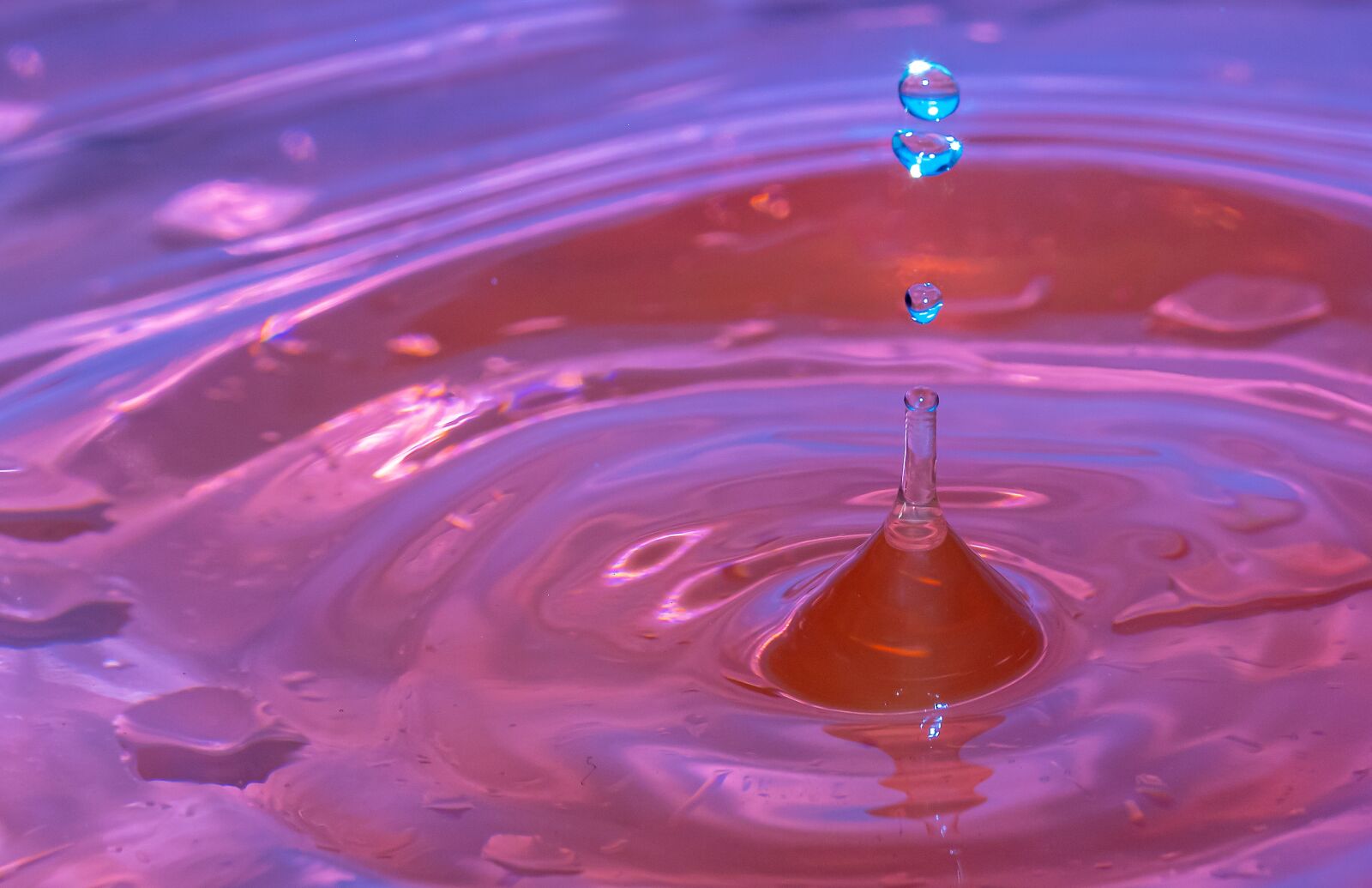 Canon EF-S 60mm F2.8 Macro USM sample photo. Splash, drop of water photography