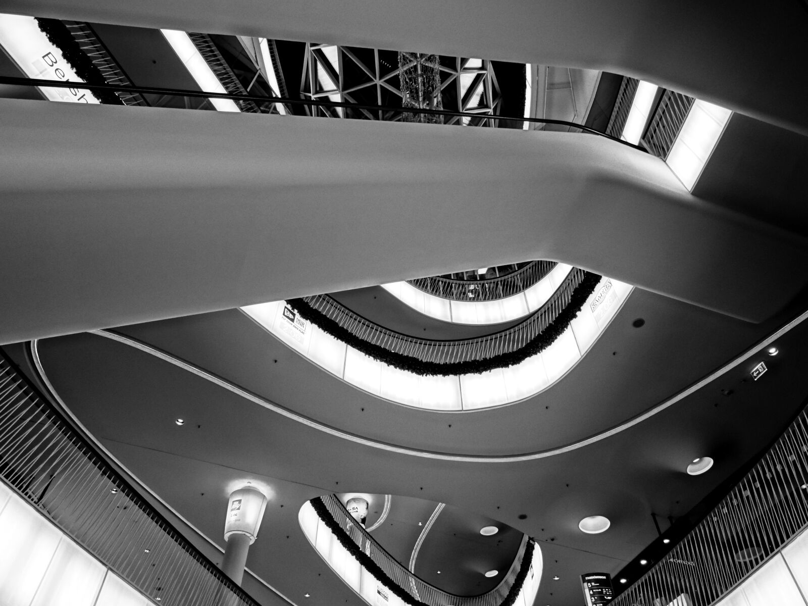 Sony Cyber-shot DSC-HX50V sample photo. Frankfurt, myzeil, stairs photography