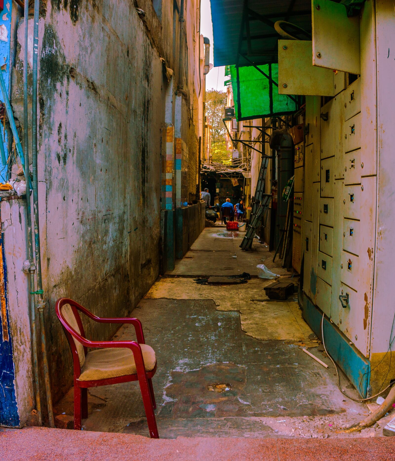 Sony a6000 sample photo. Chair, color pallet, empty photography