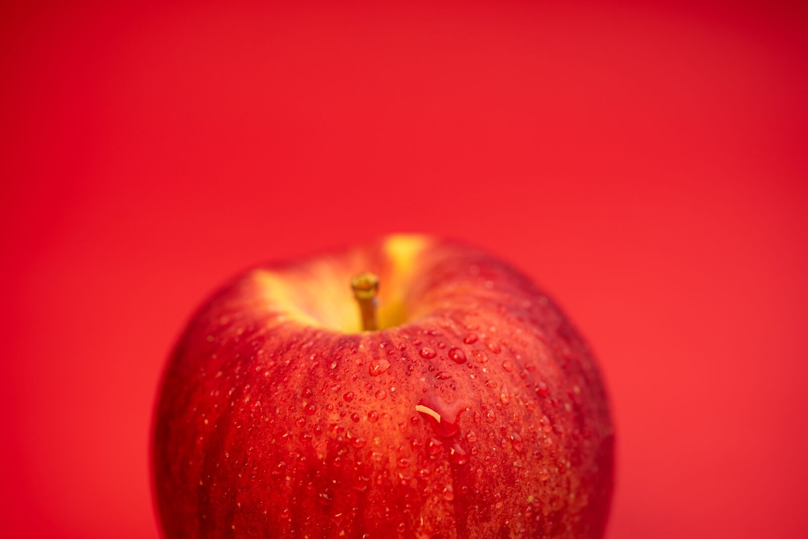 Sony a7 II sample photo. Apple, red, fruit photography